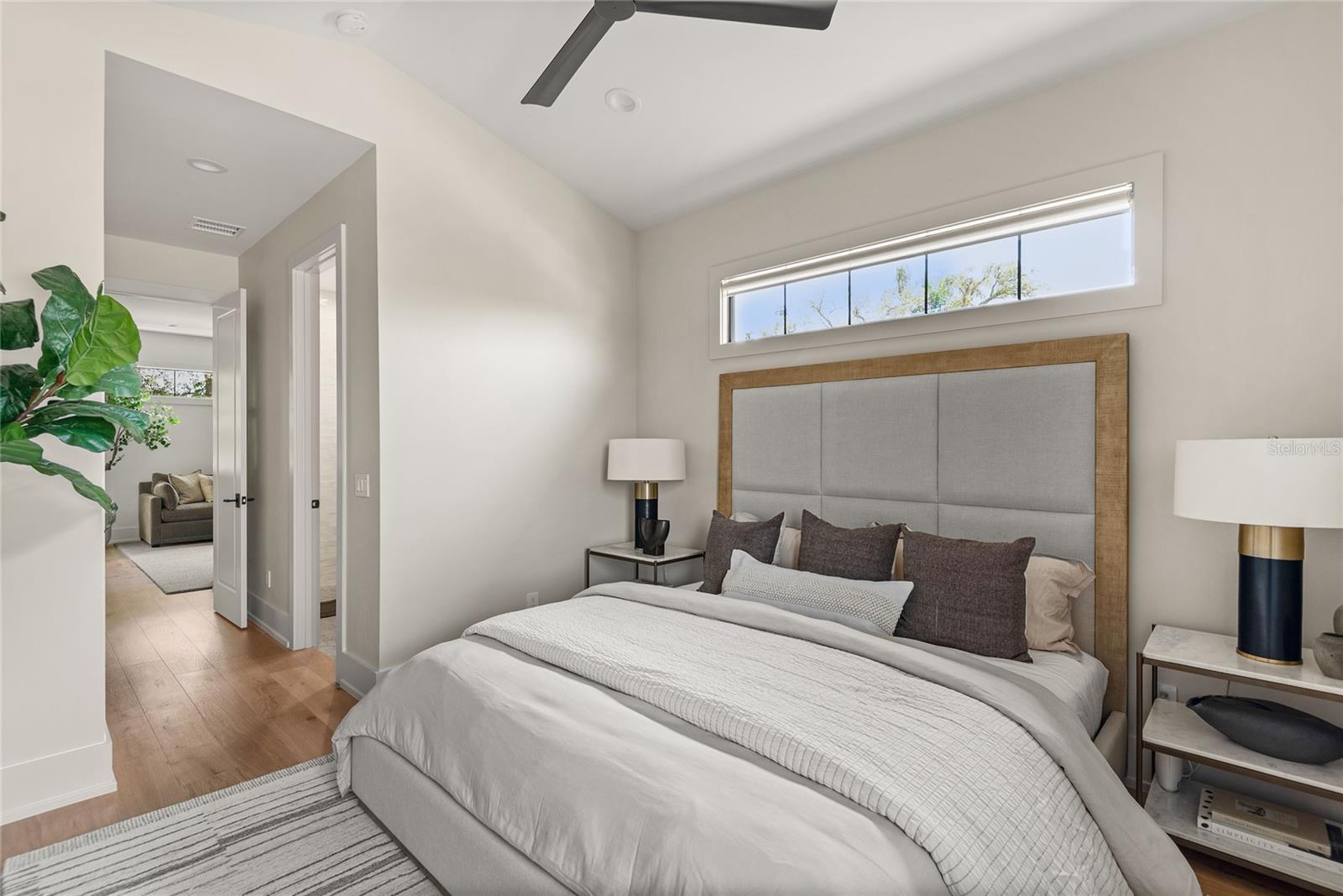 LAKE FOREST PARK - Residential