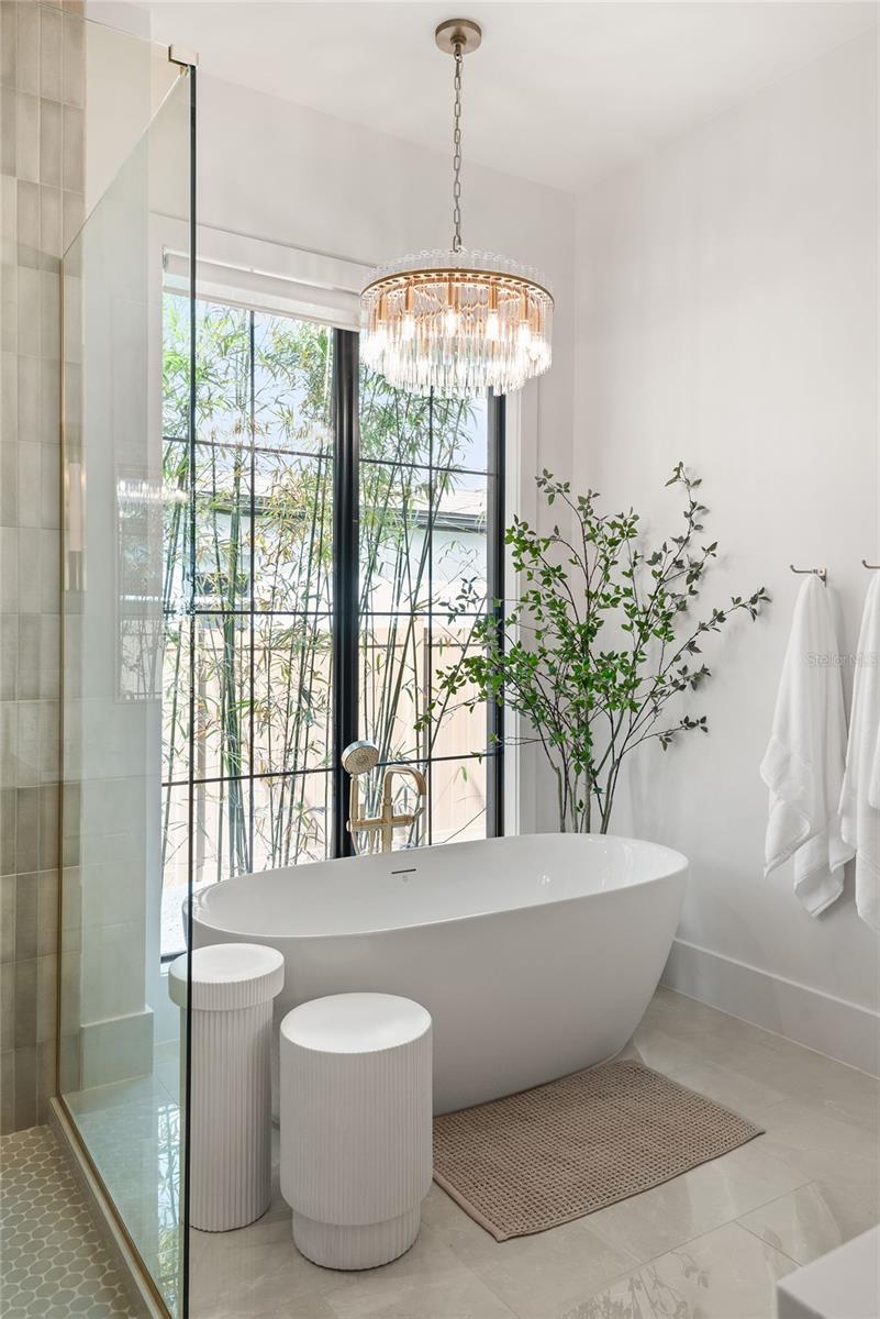 LAKE FOREST PARK - Residential