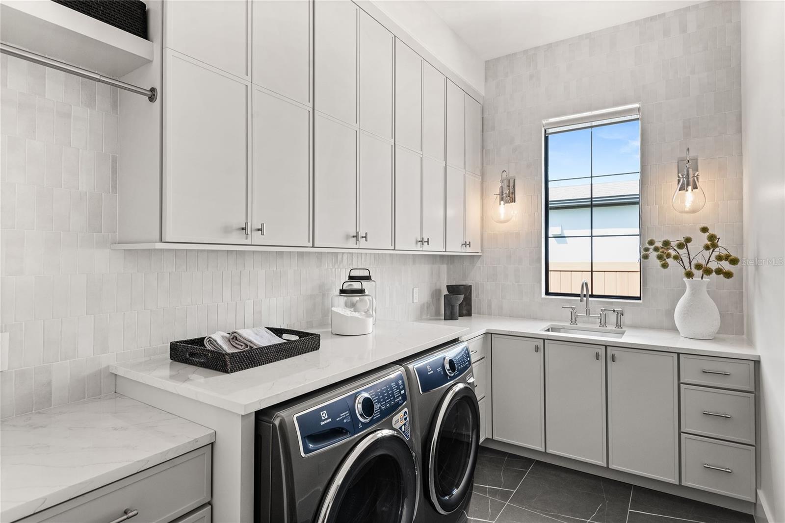 LAKE FOREST PARK - Residential