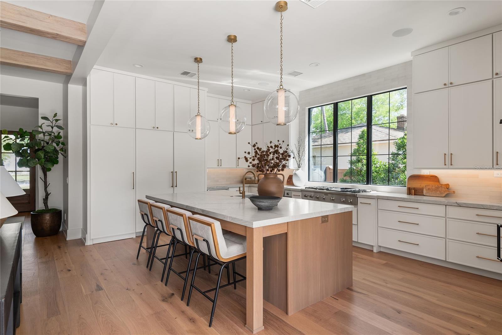 LAKE FOREST PARK - Residential