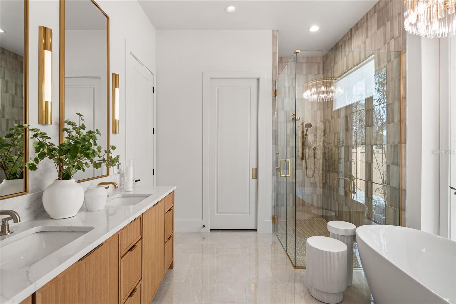 LAKE FOREST PARK - Residential