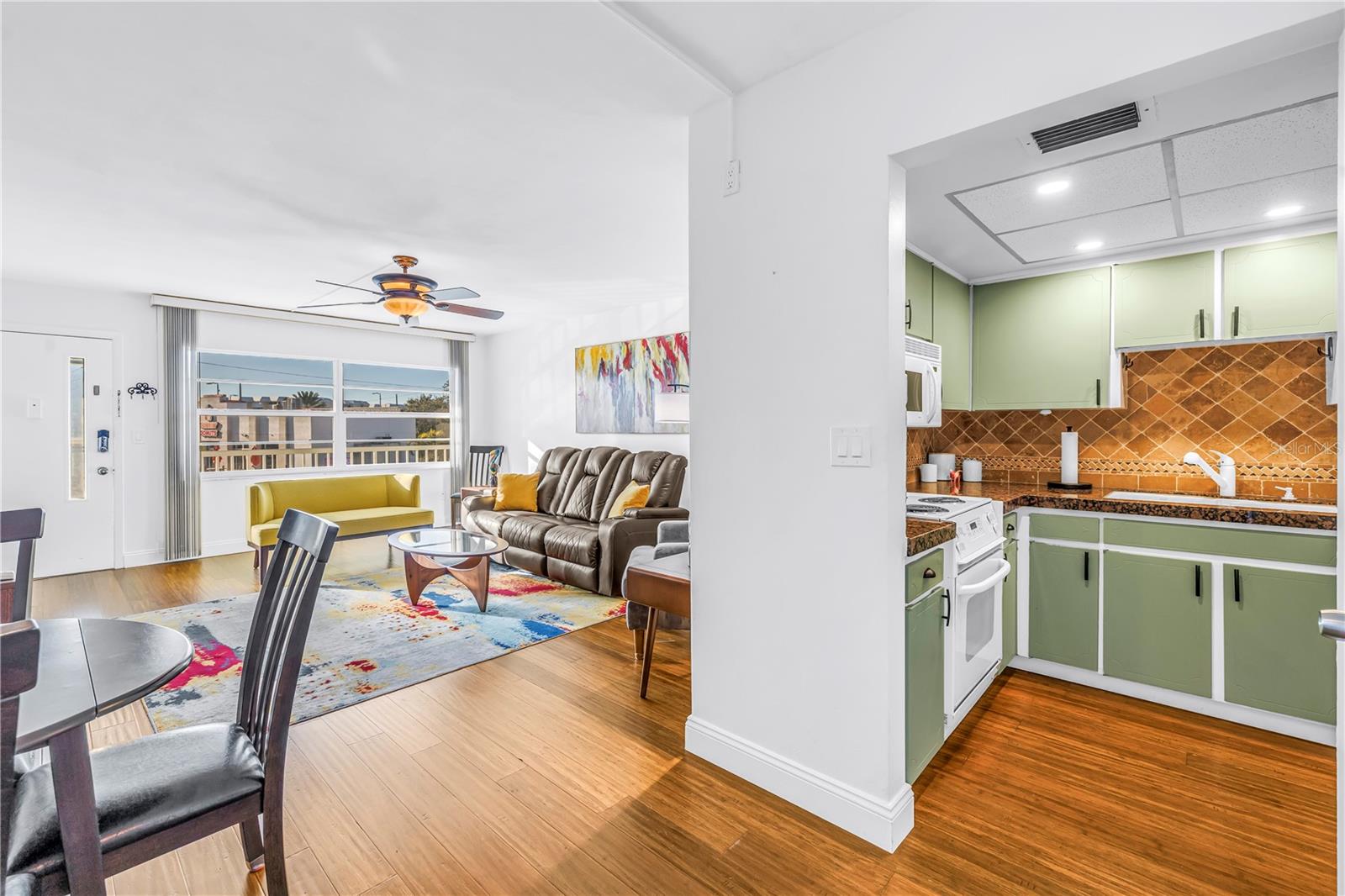 SYLVETTE CONDO - Residential