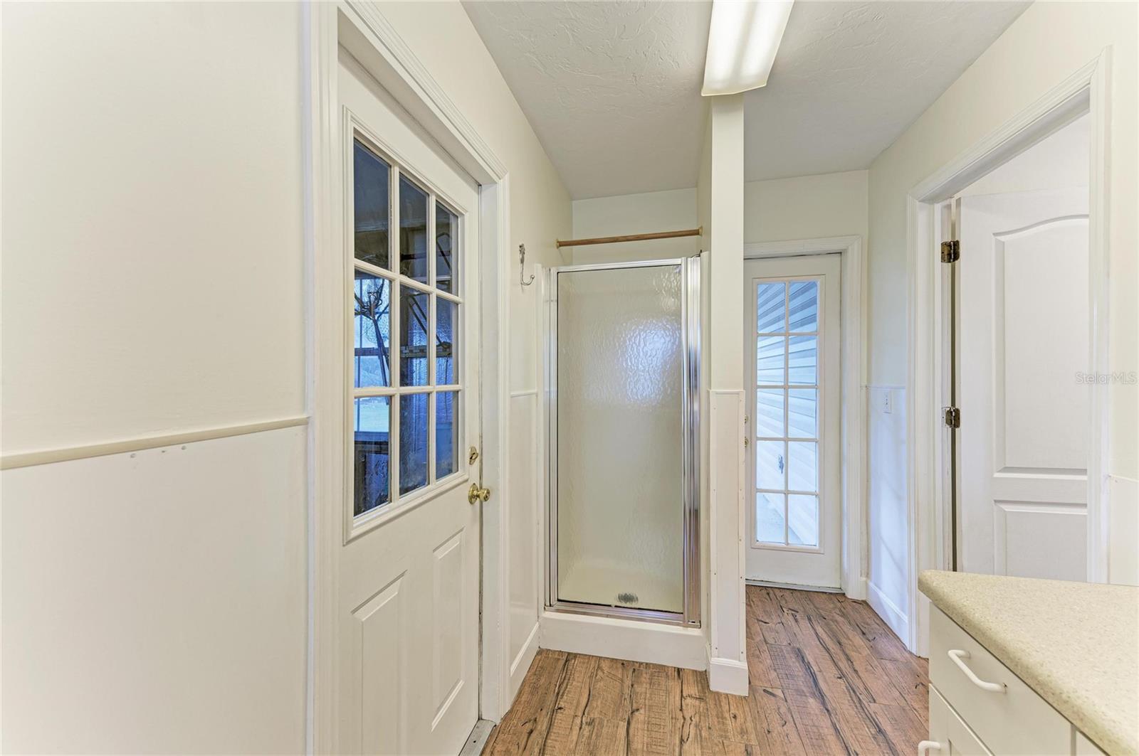 LAKE VIEW ACRES - Residential