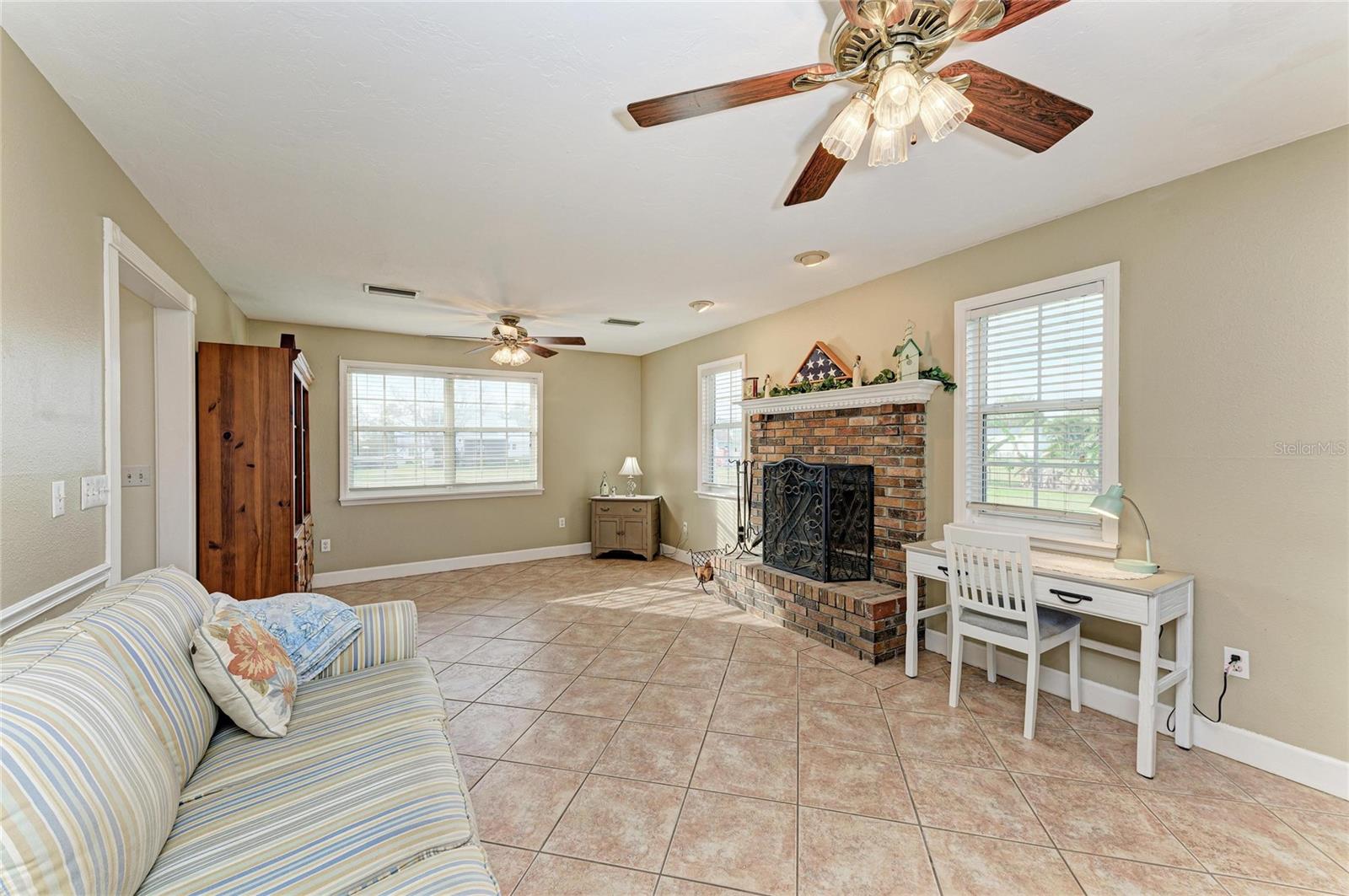 LAKE VIEW ACRES - Residential