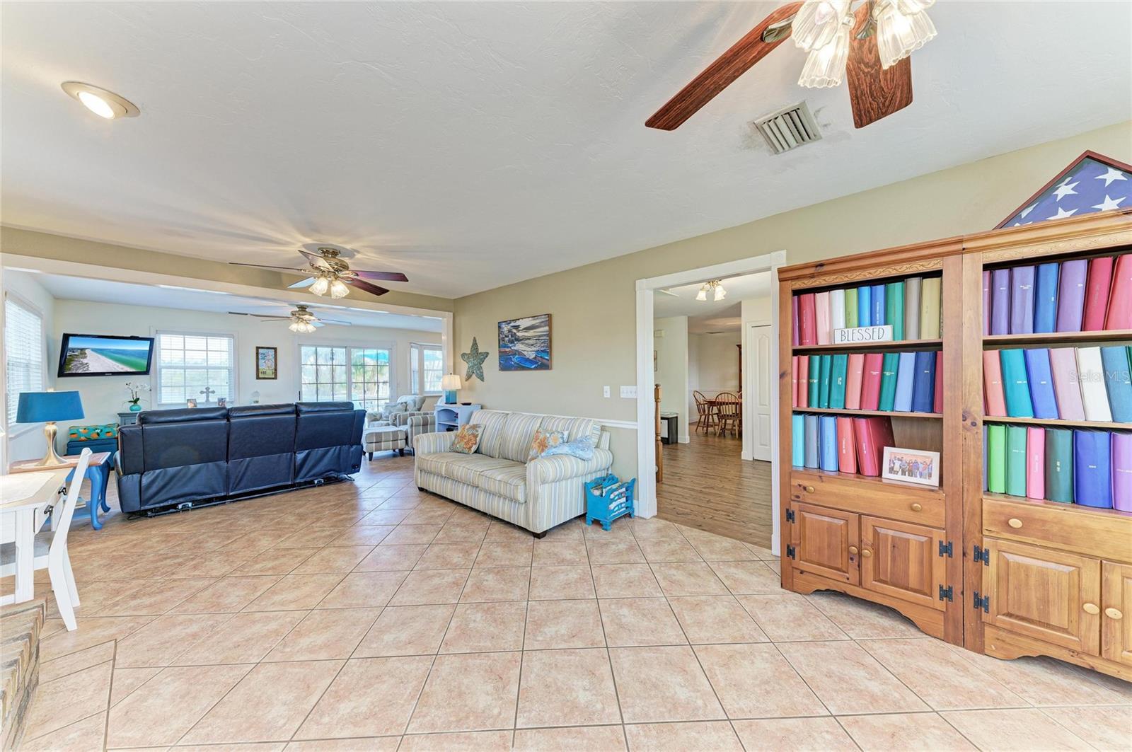 LAKE VIEW ACRES - Residential