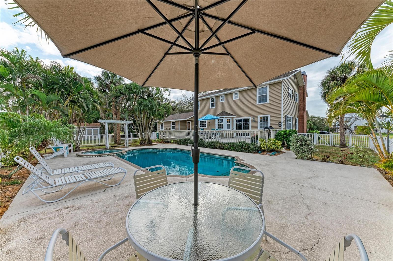 LAKE VIEW ACRES - Residential