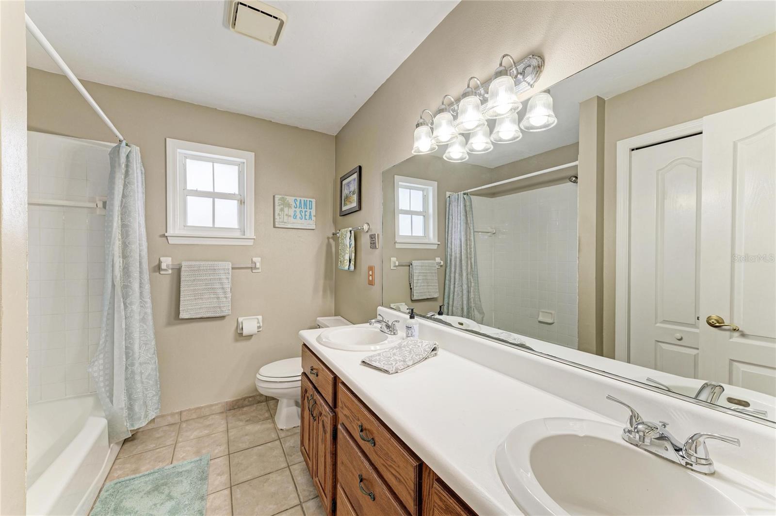 LAKE VIEW ACRES - Residential