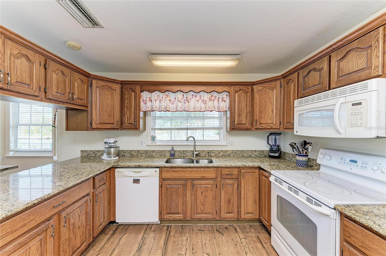 LAKE VIEW ACRES - Residential