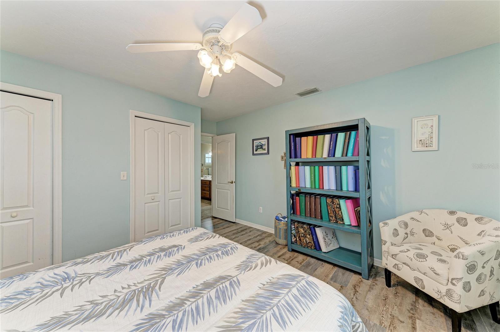 LAKE VIEW ACRES - Residential