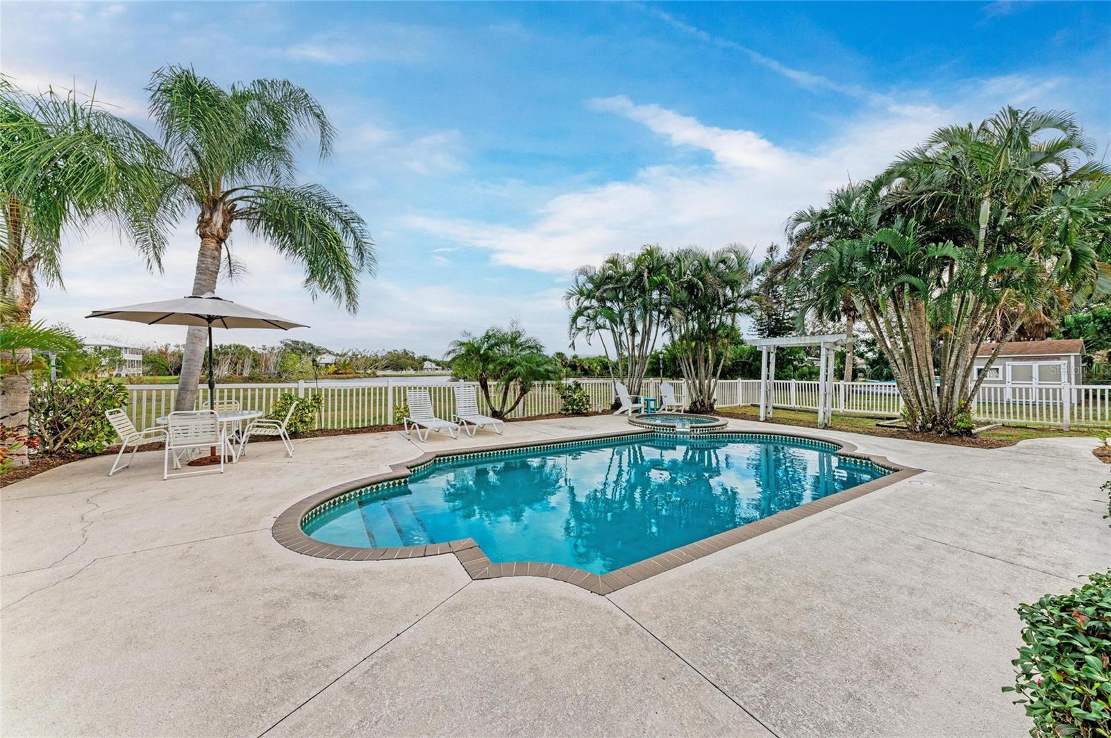 LAKE VIEW ACRES - Residential