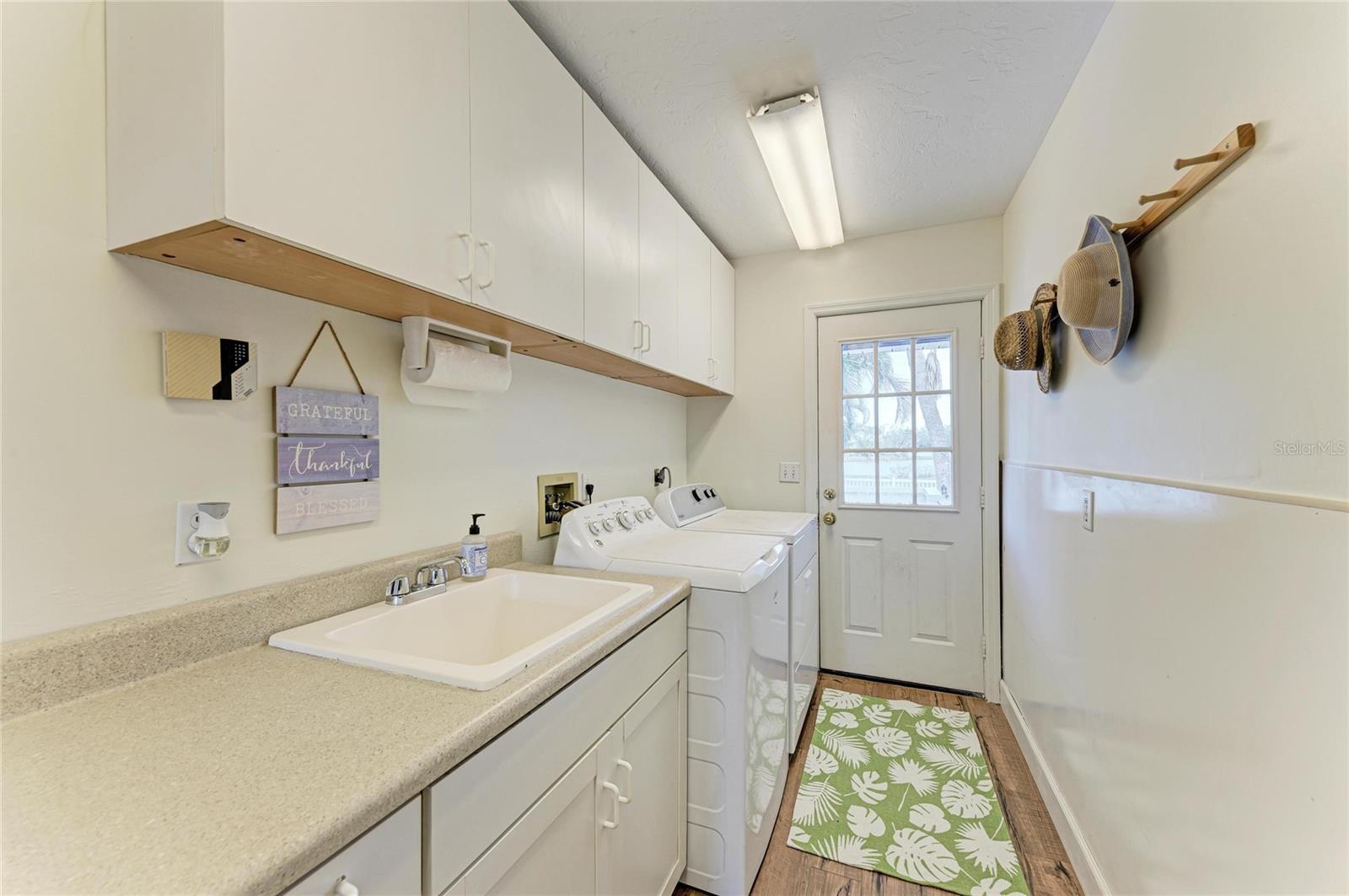 LAKE VIEW ACRES - Residential