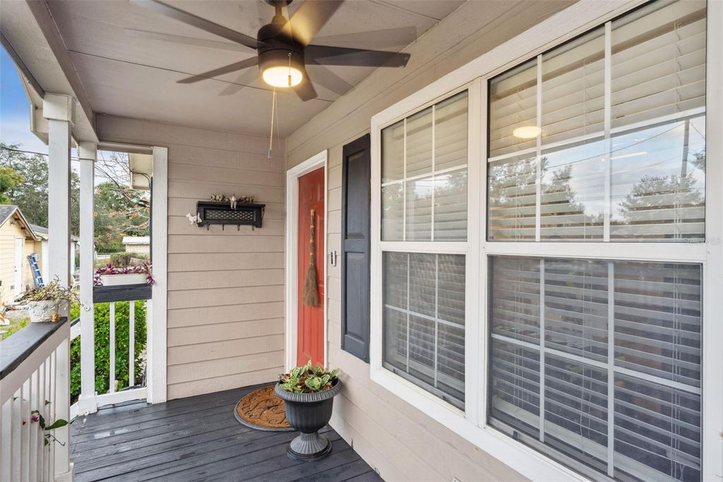 Photo of 320 N. New Hampshire Ave, Apopka, FL 32712 (MLS # O6362870)