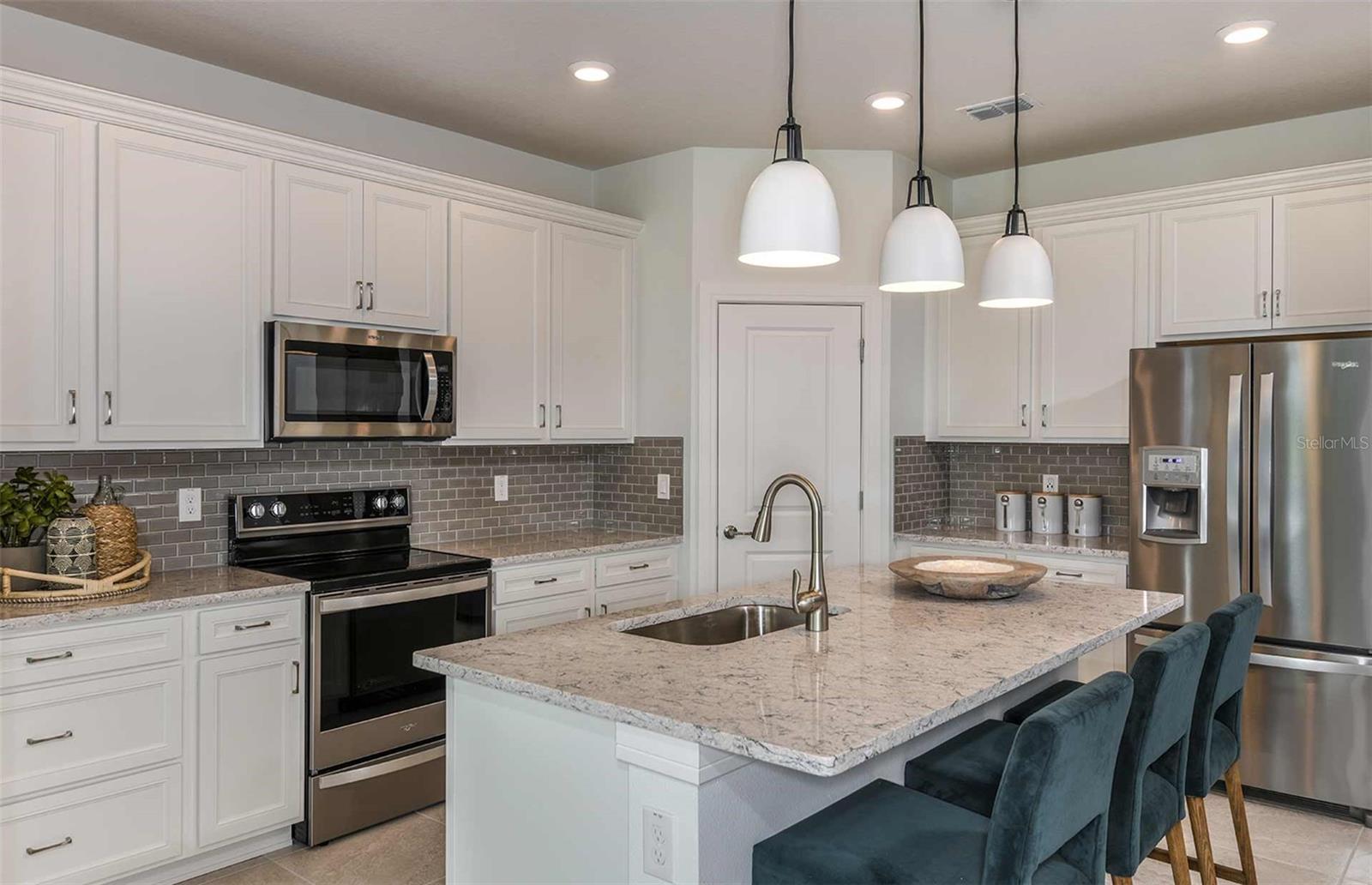 9724 REDWOOD HEIGHTS LOOP