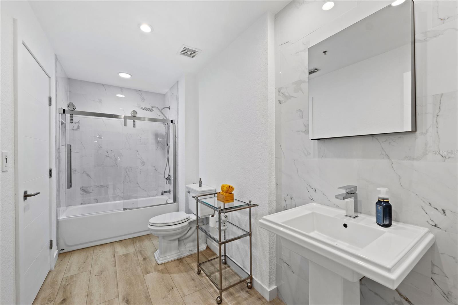 PARKCREST HARBOUR ISLAND CONDO - Residential