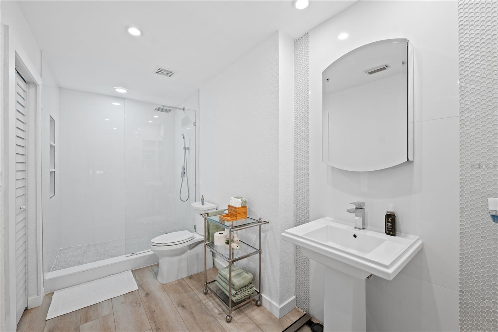 PARKCREST HARBOUR ISLAND CONDO - Residential