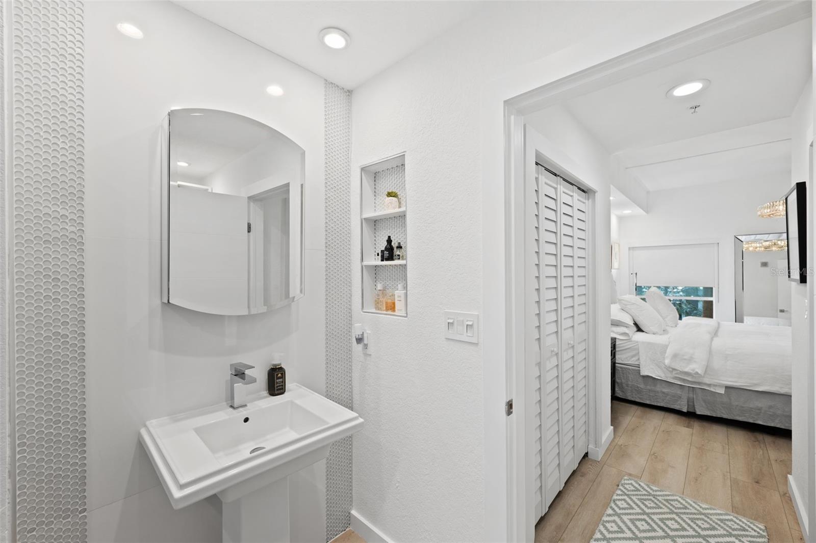 PARKCREST HARBOUR ISLAND CONDO - Residential