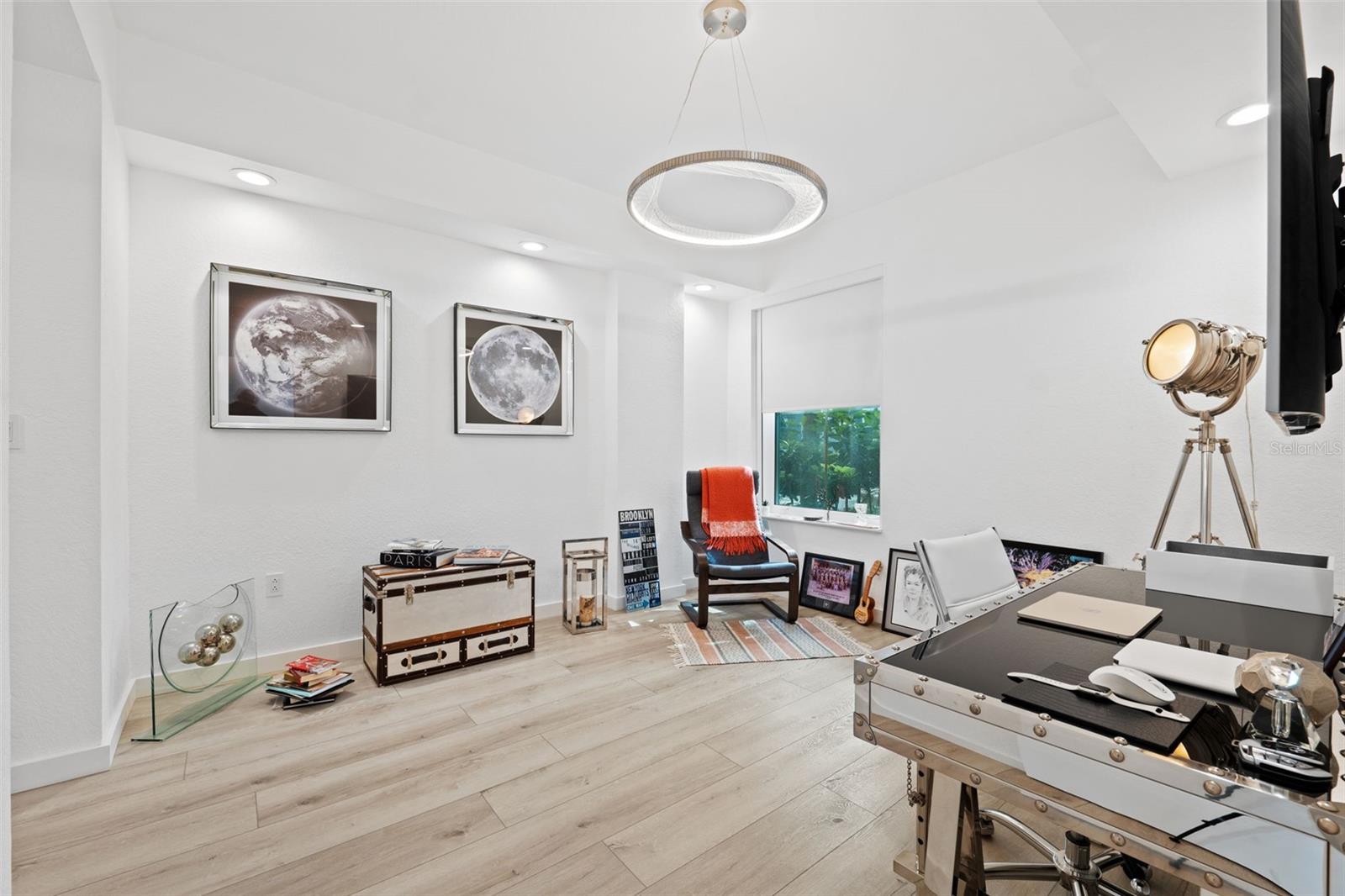 PARKCREST HARBOUR ISLAND CONDO - Residential