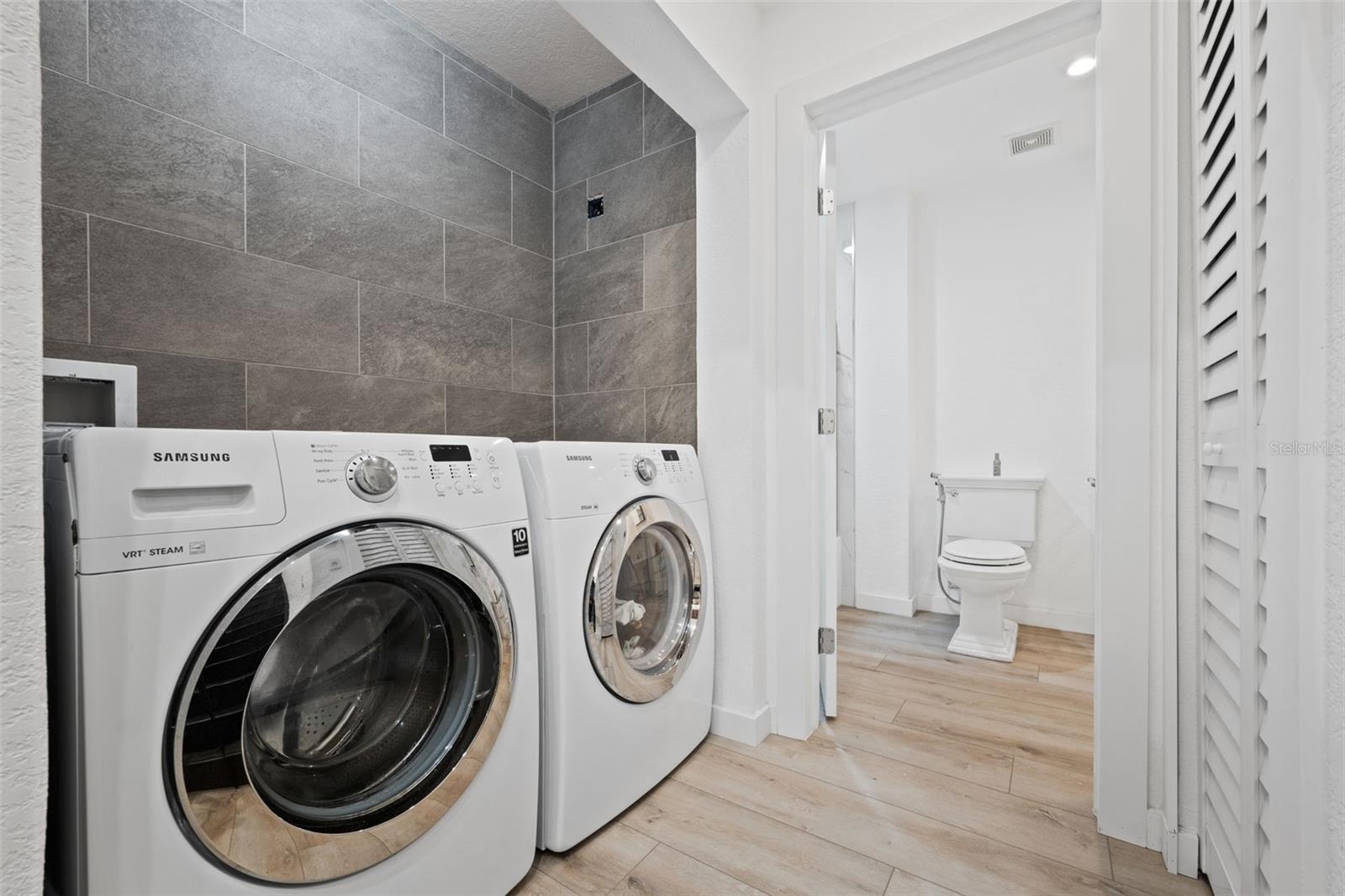 PARKCREST HARBOUR ISLAND CONDO - Residential