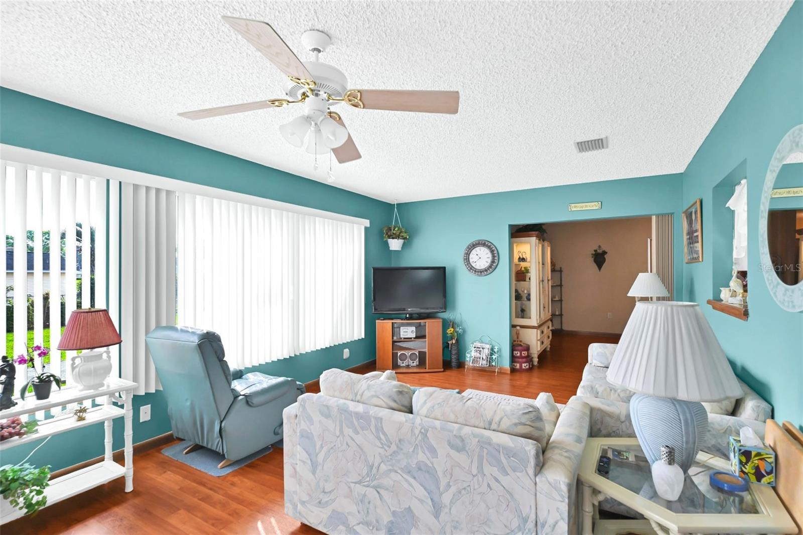 PALM CAY UN 02 & REPLAT/TRACTS - Residential