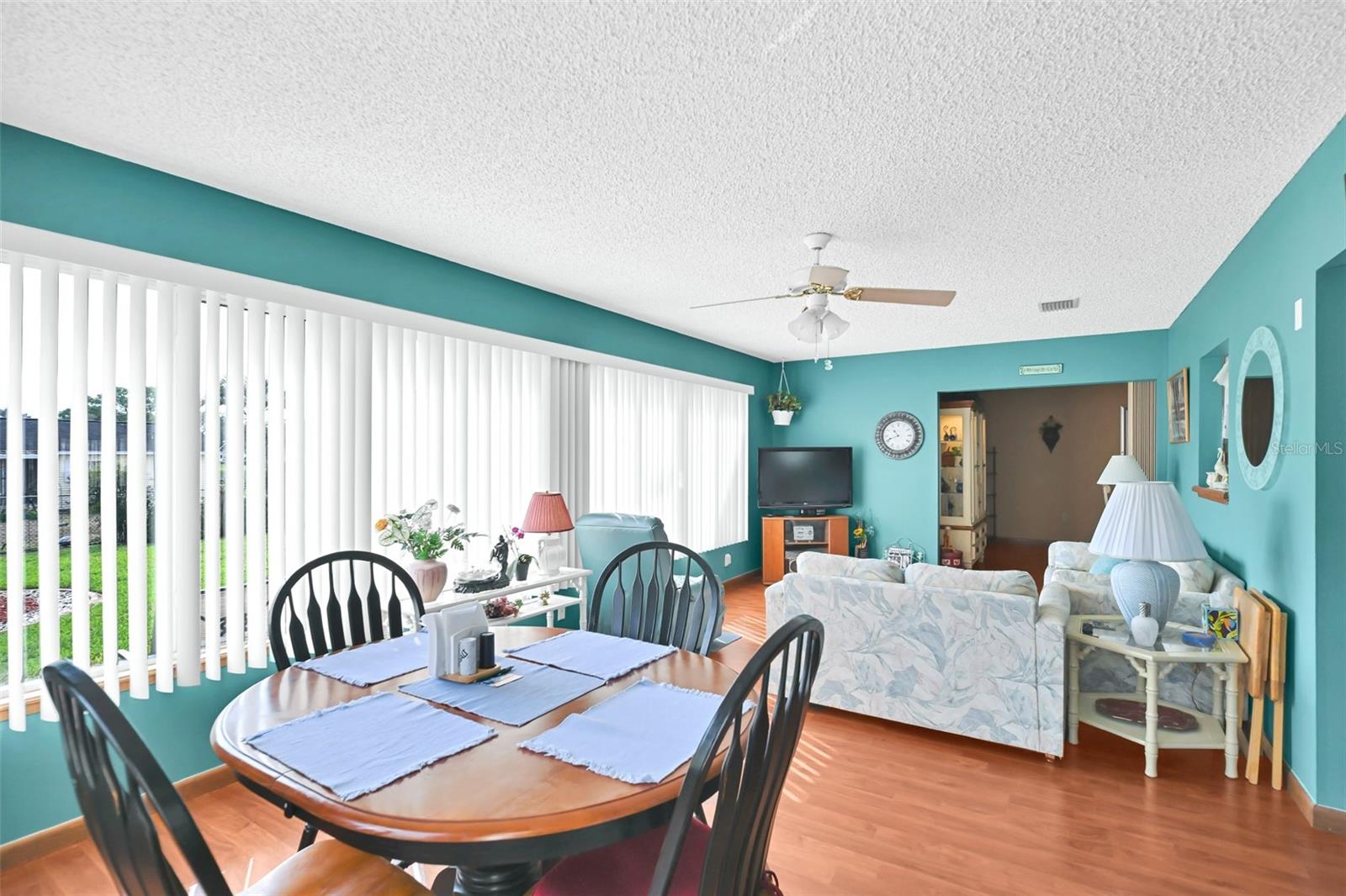 PALM CAY UN 02 & REPLAT/TRACTS - Residential