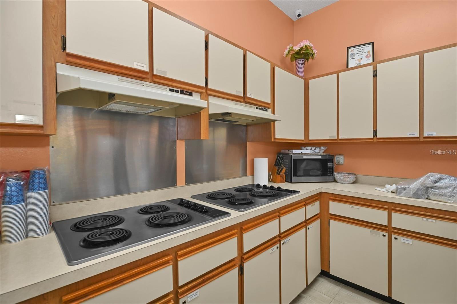 PALM CAY UN 02 & REPLAT/TRACTS - Residential