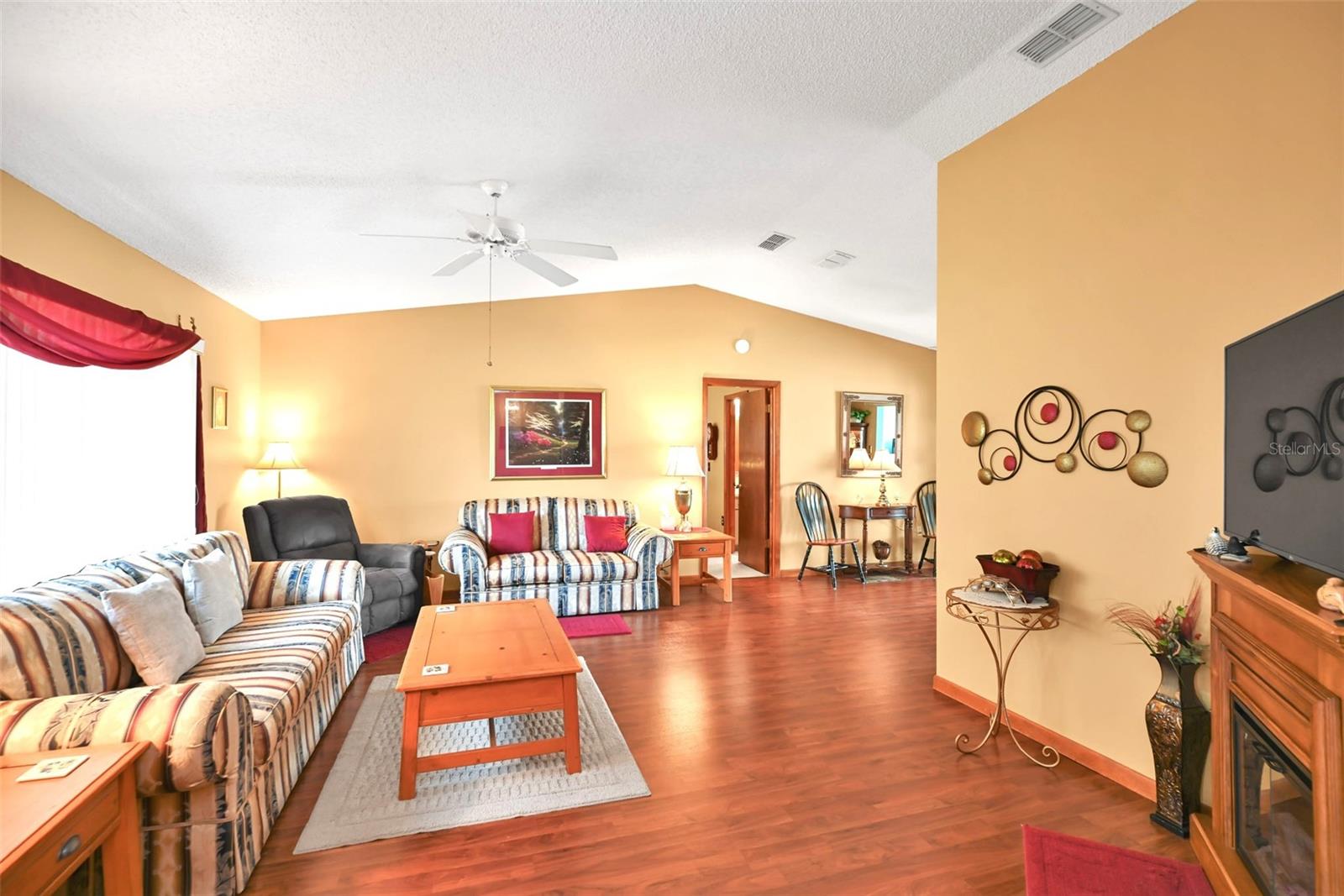 PALM CAY UN 02 & REPLAT/TRACTS - Residential