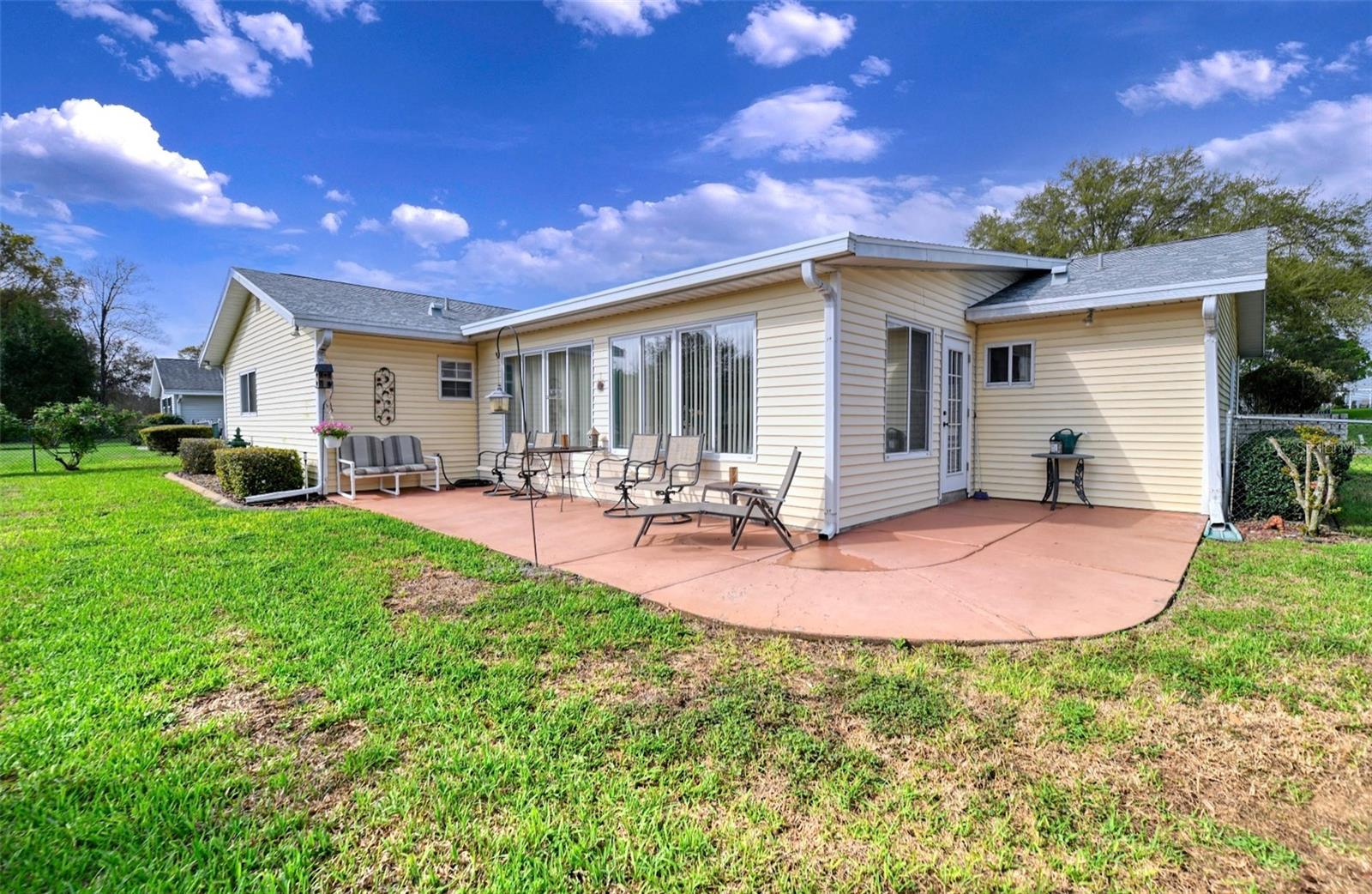 PALM CAY UN 02 & REPLAT/TRACTS - Residential