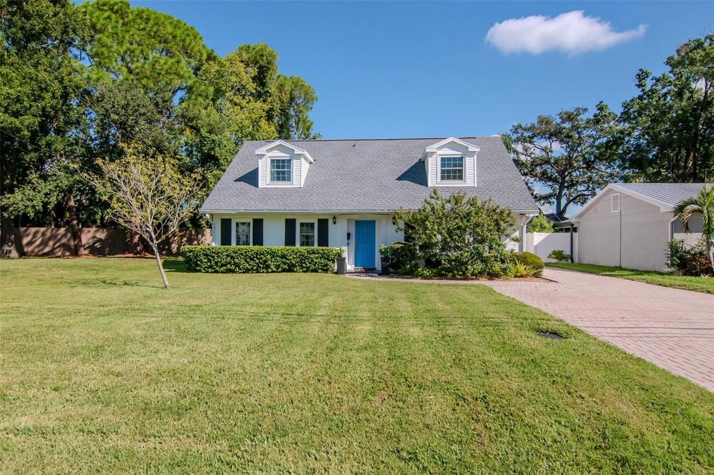 Photo of 5109 W Cleveland Street, Tampa, FL 33609 (MLS # TB8431741)