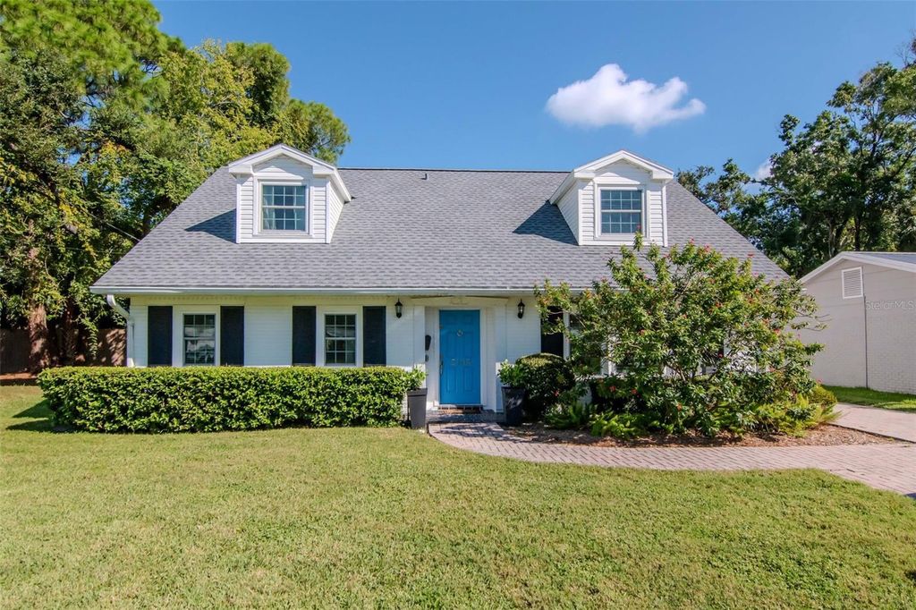 Photo of 5109 W Cleveland Street, Tampa, FL 33609 (MLS # TB8431741)