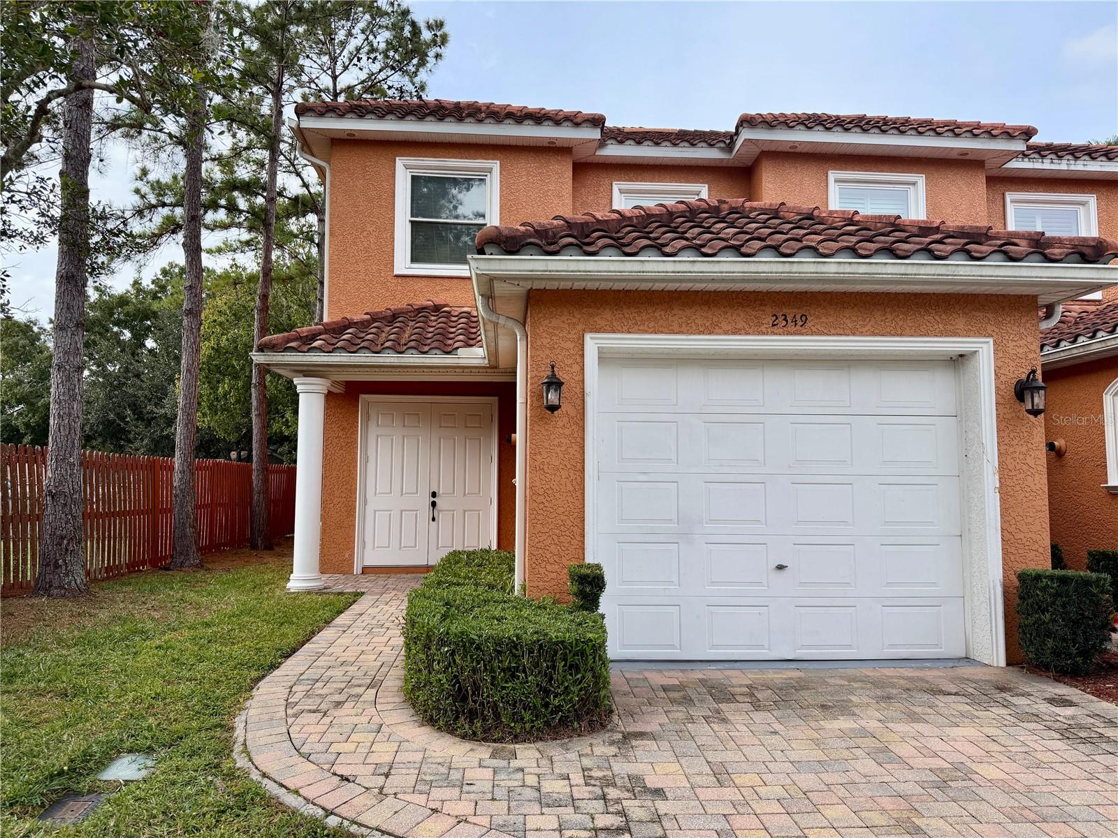 TOWNHOMES/CYPRESS WALK PH I - Residential Lease