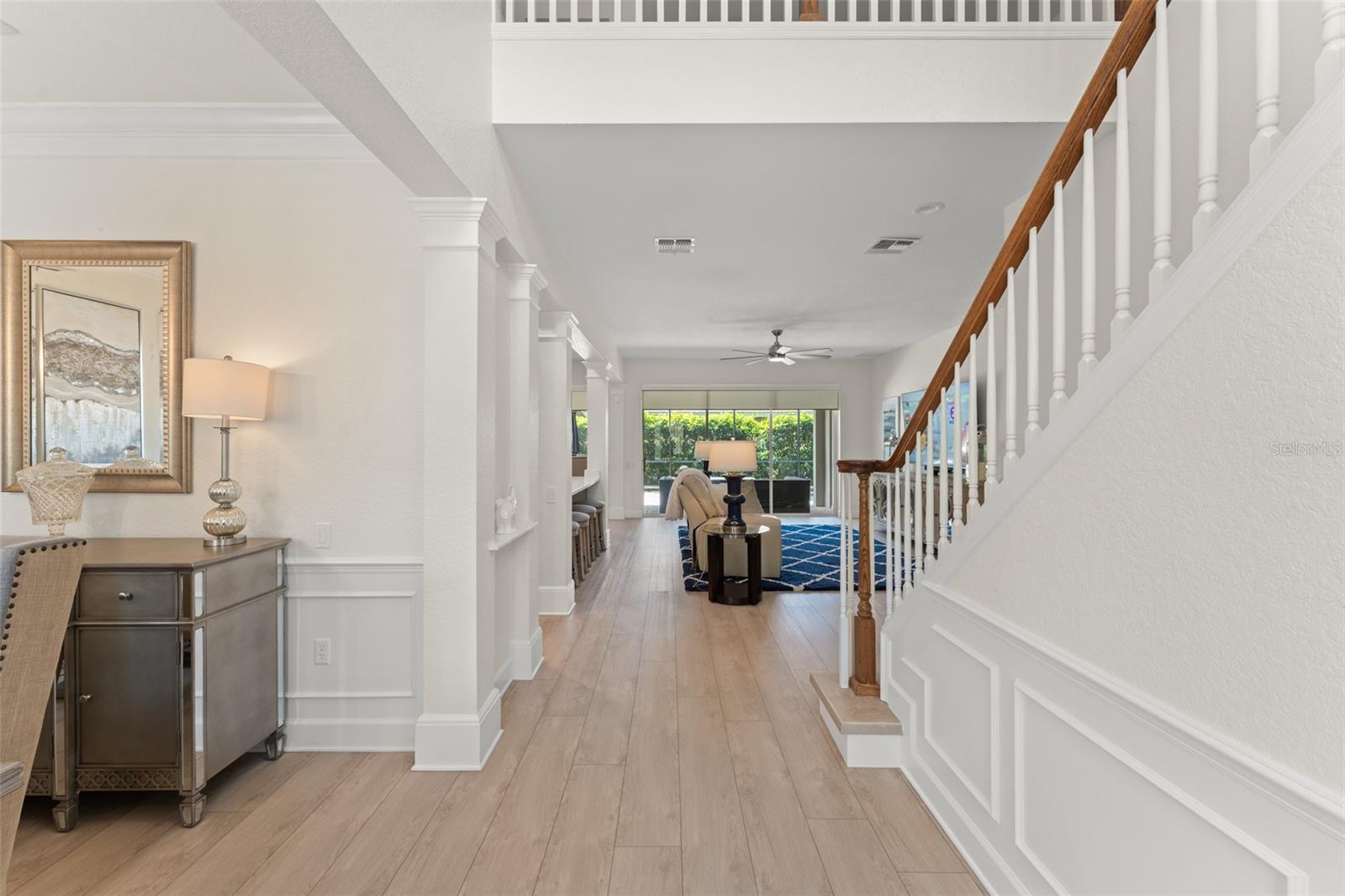 390 ANESSA ROSE LOOP
