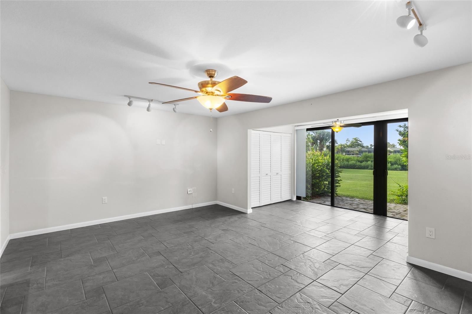 PELICAN COVE I - Residential