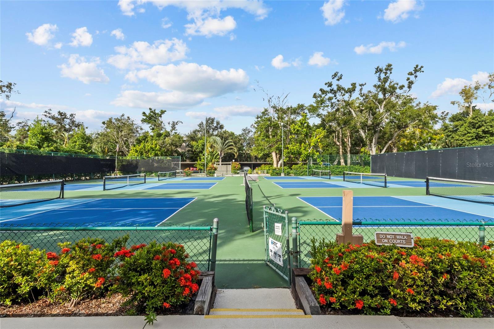 PELICAN COVE I - Residential