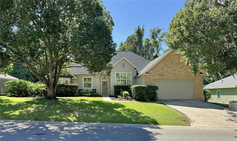 Photo of 2406 SE 23rd Place, Ocala, FL 34471 (MLS # OM734568)