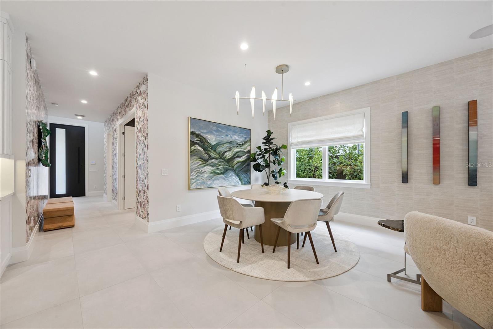 1414 N WESTMORELAND DRIVE