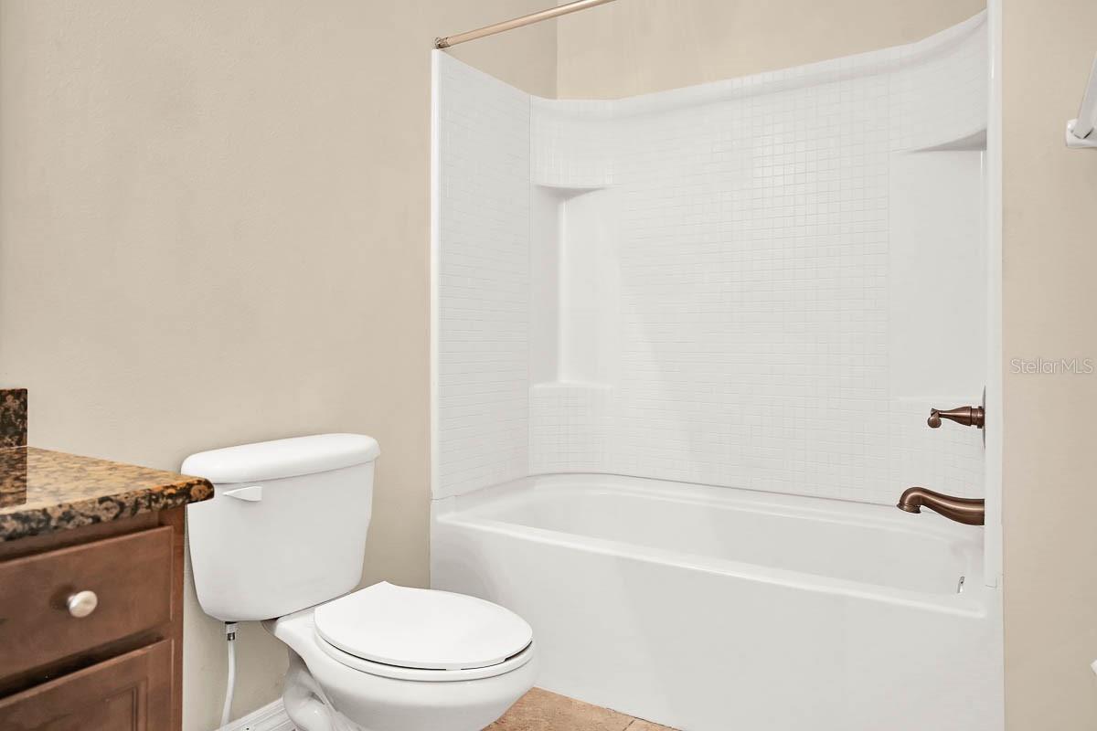 FISHHAWK RANCH PH 2 TRACT 12B - Residential Lease