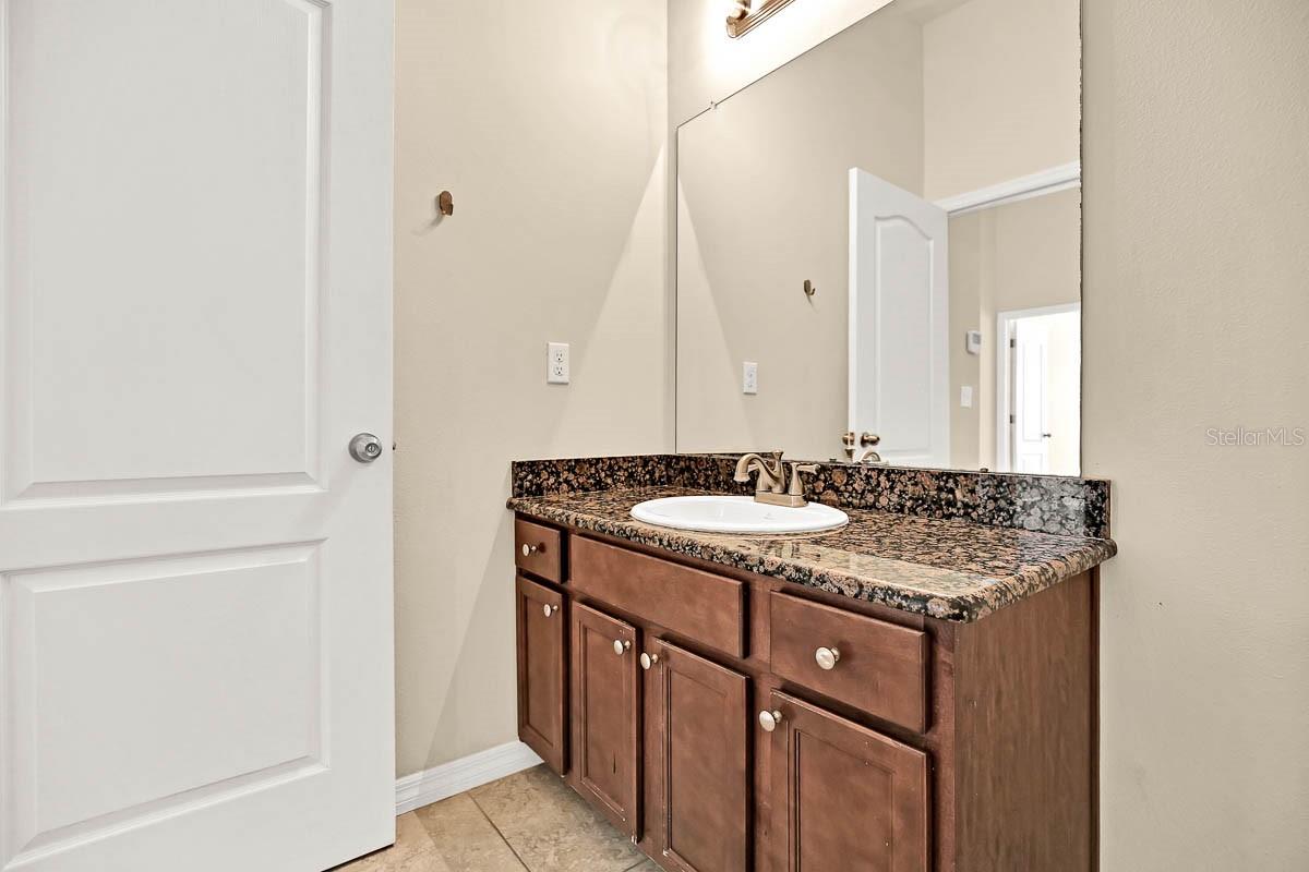 FISHHAWK RANCH PH 2 TRACT 12B - Residential Lease