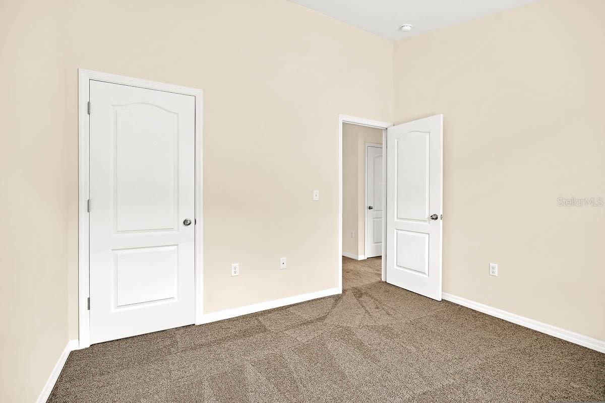 FISHHAWK RANCH PH 2 TRACT 12B - Residential Lease