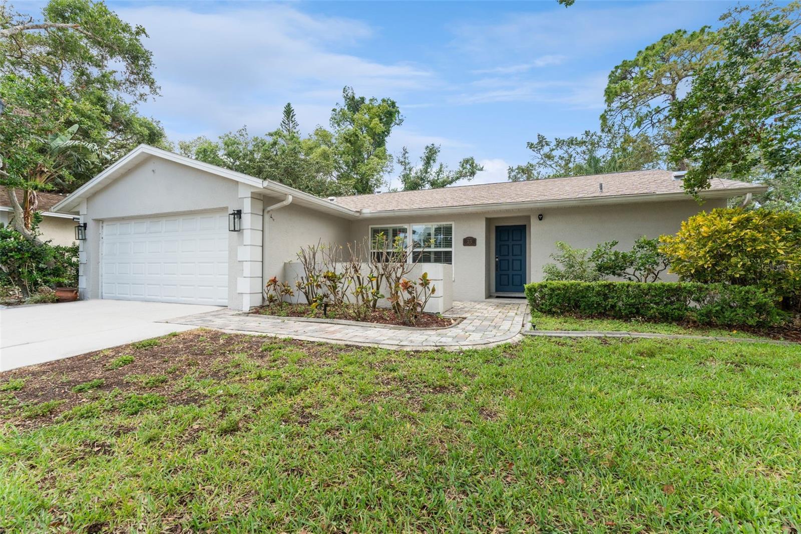 25 HARBOR OAKS CIRCLE