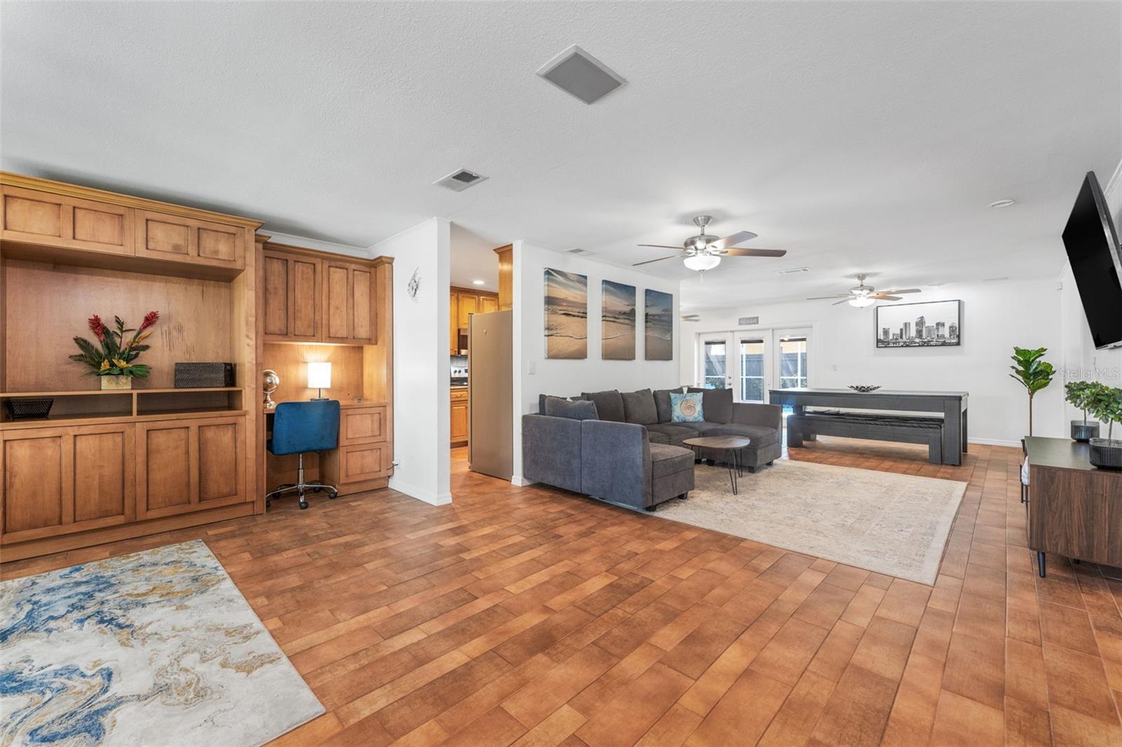 25 HARBOR OAKS CIRCLE