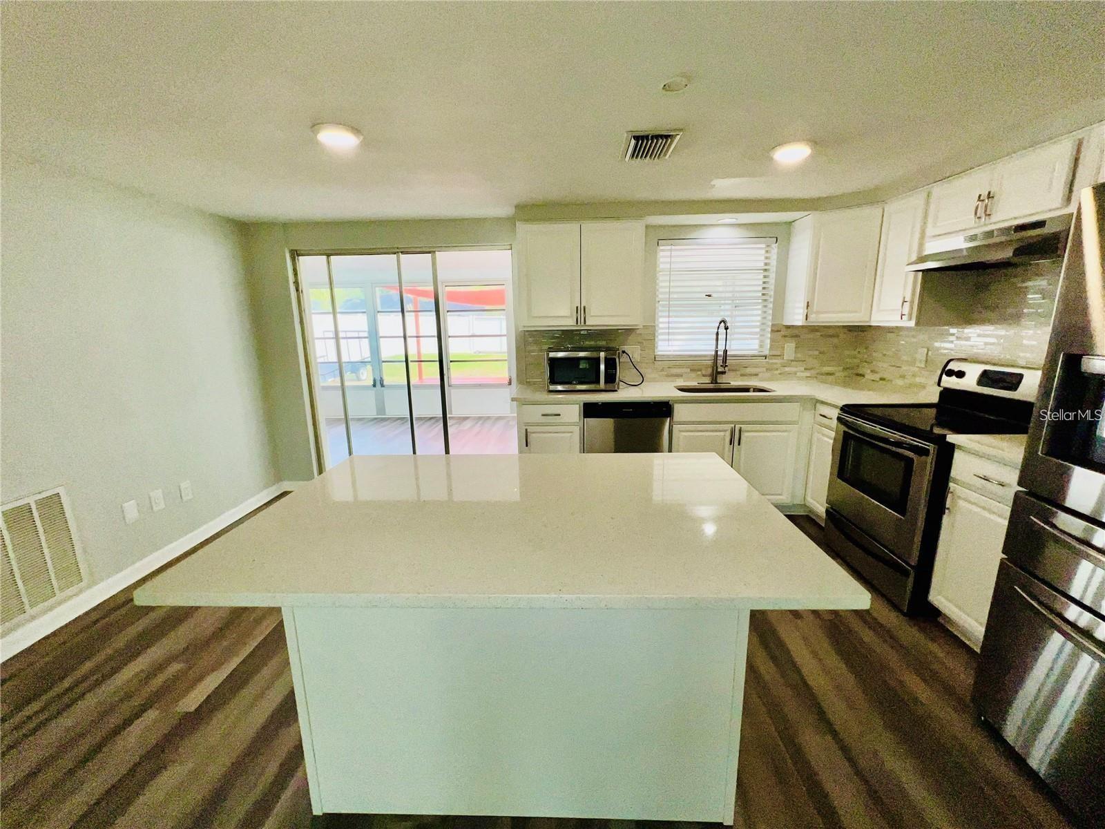 PLEASANT VIEW TERRACE 4TH ADD - Residential Lease