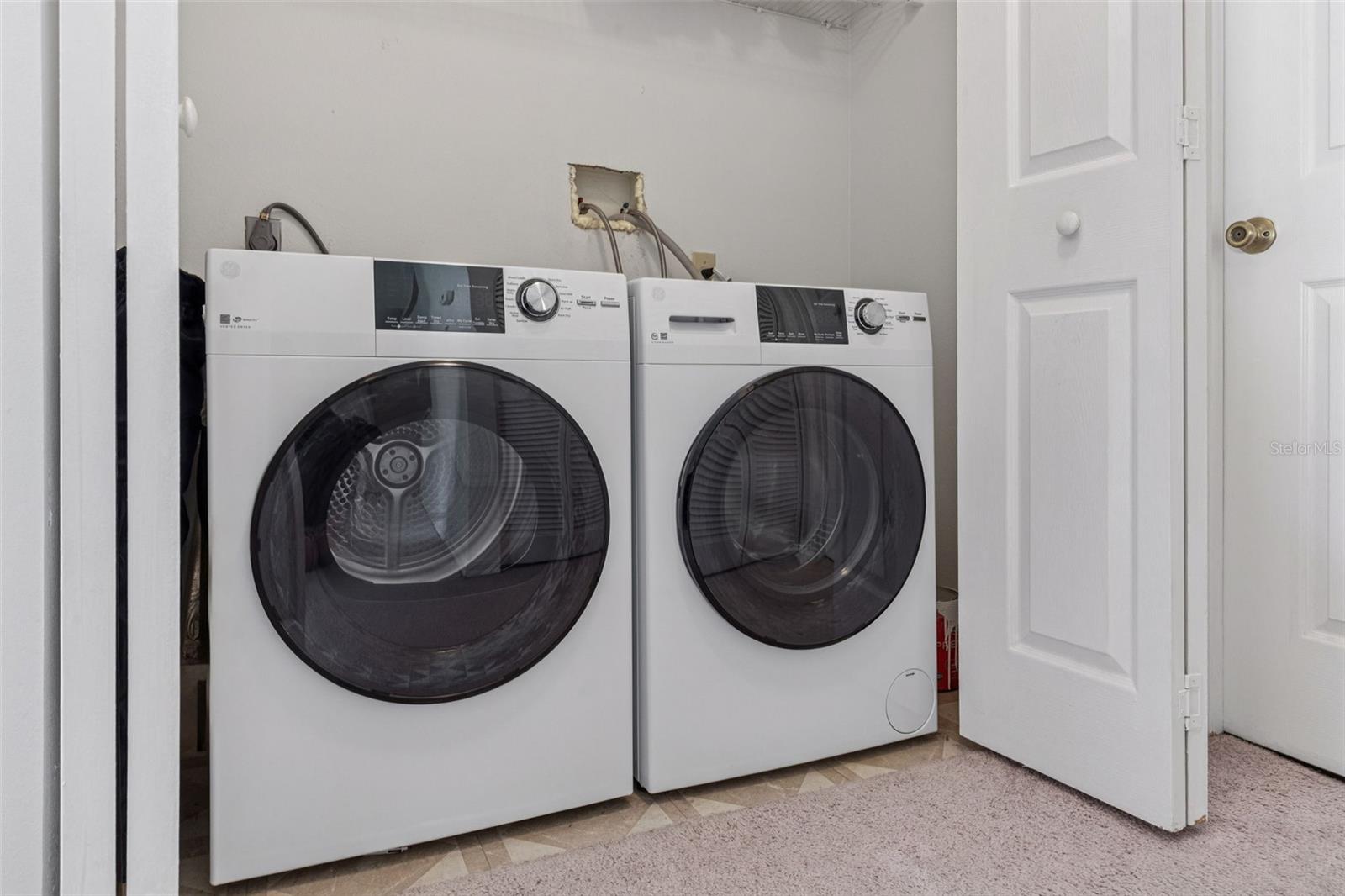 THE PINNACLE AT CARROLLWOOD A - Residential