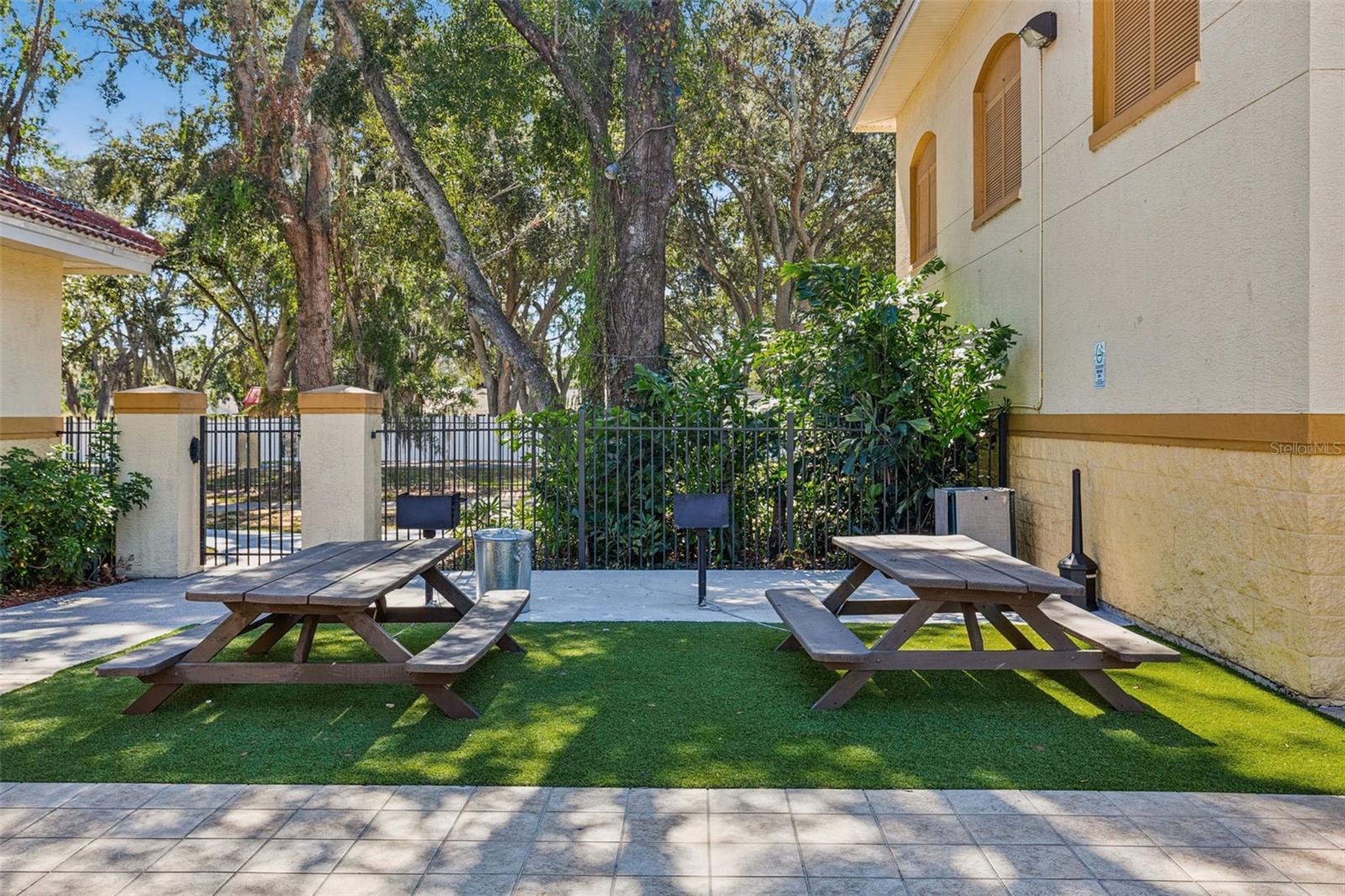 THE PINNACLE AT CARROLLWOOD A - Residential