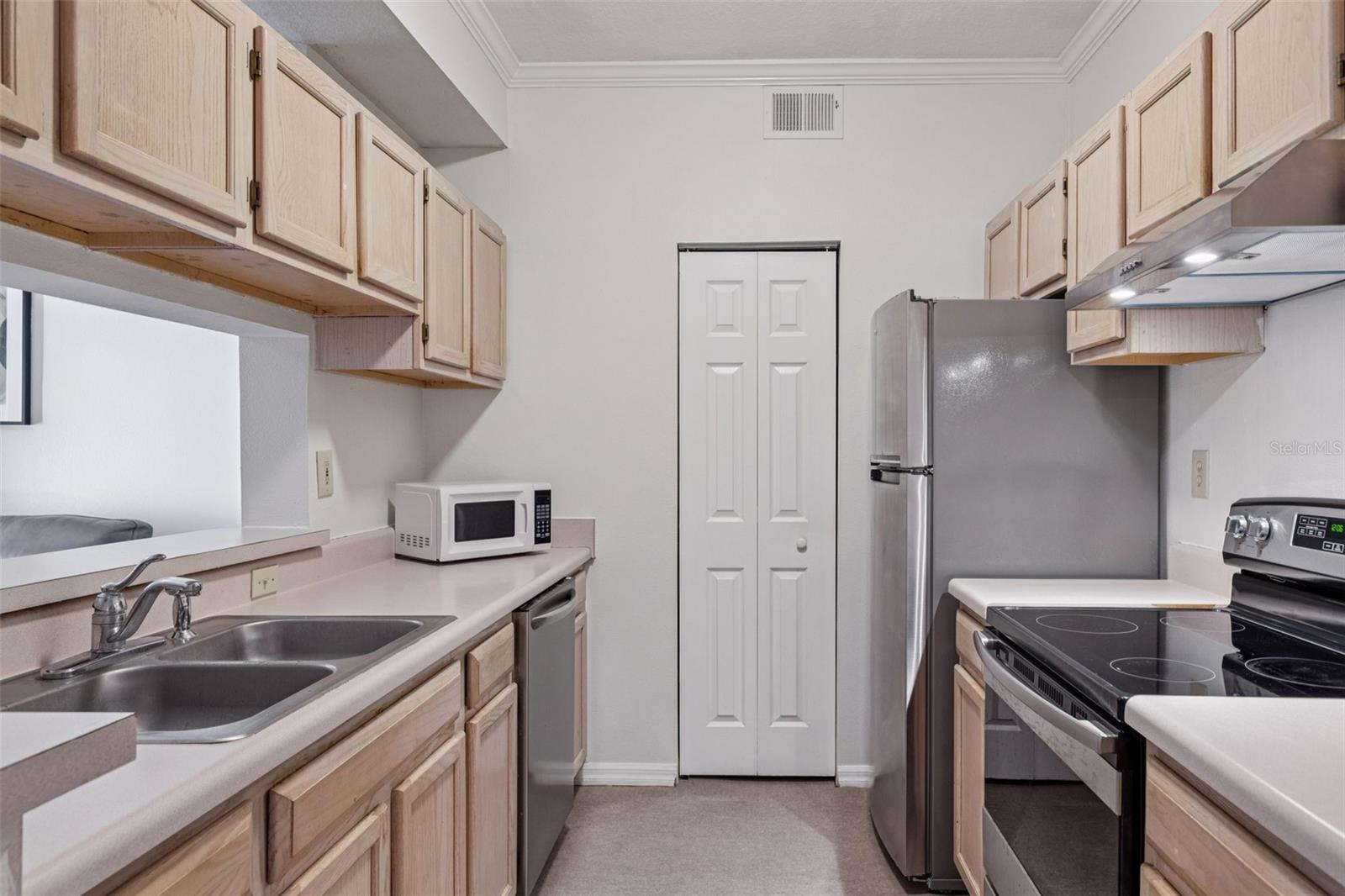 THE PINNACLE AT CARROLLWOOD A - Residential