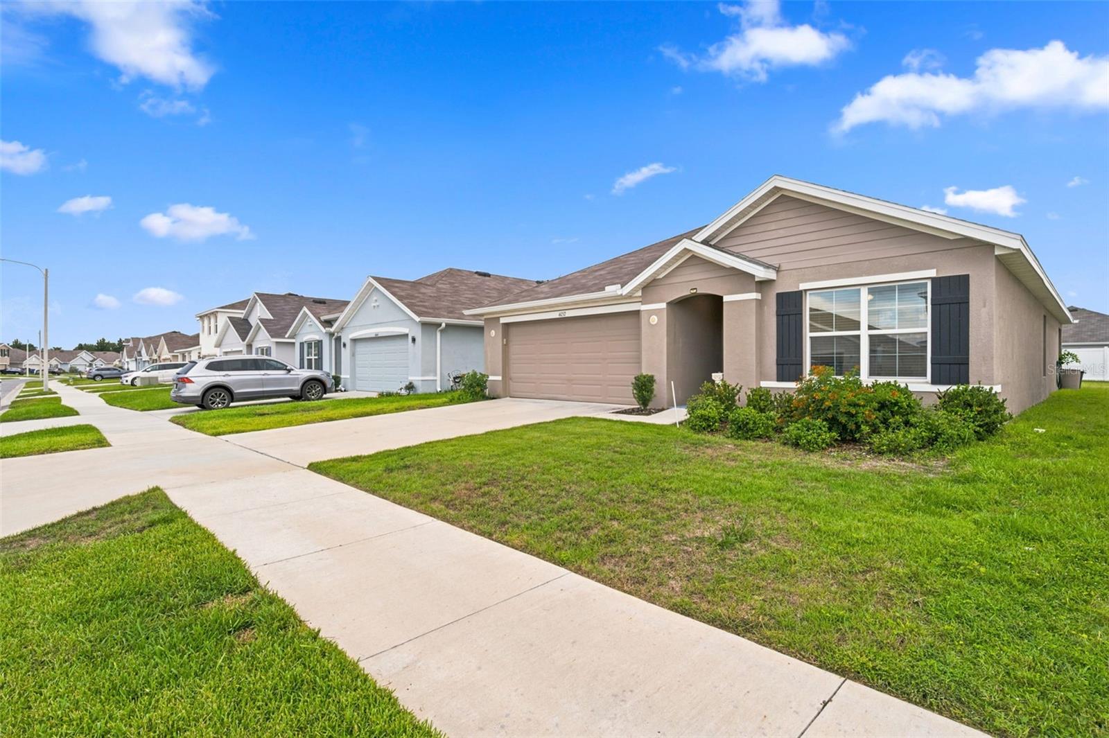 4052 AUTUMN AMBER DRIVE