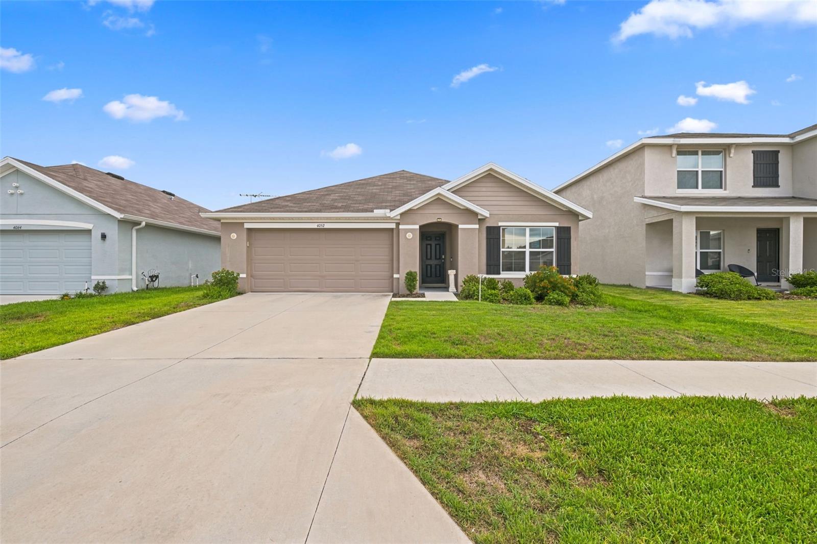 4052 AUTUMN AMBER DRIVE