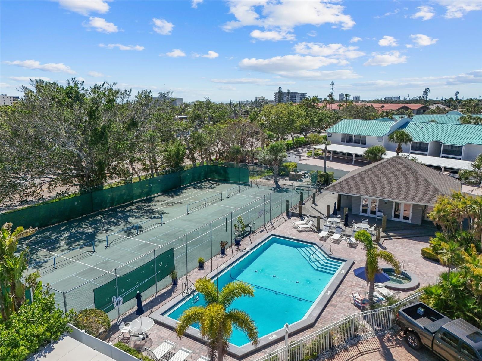 HARBOUR TOWNE - Residential