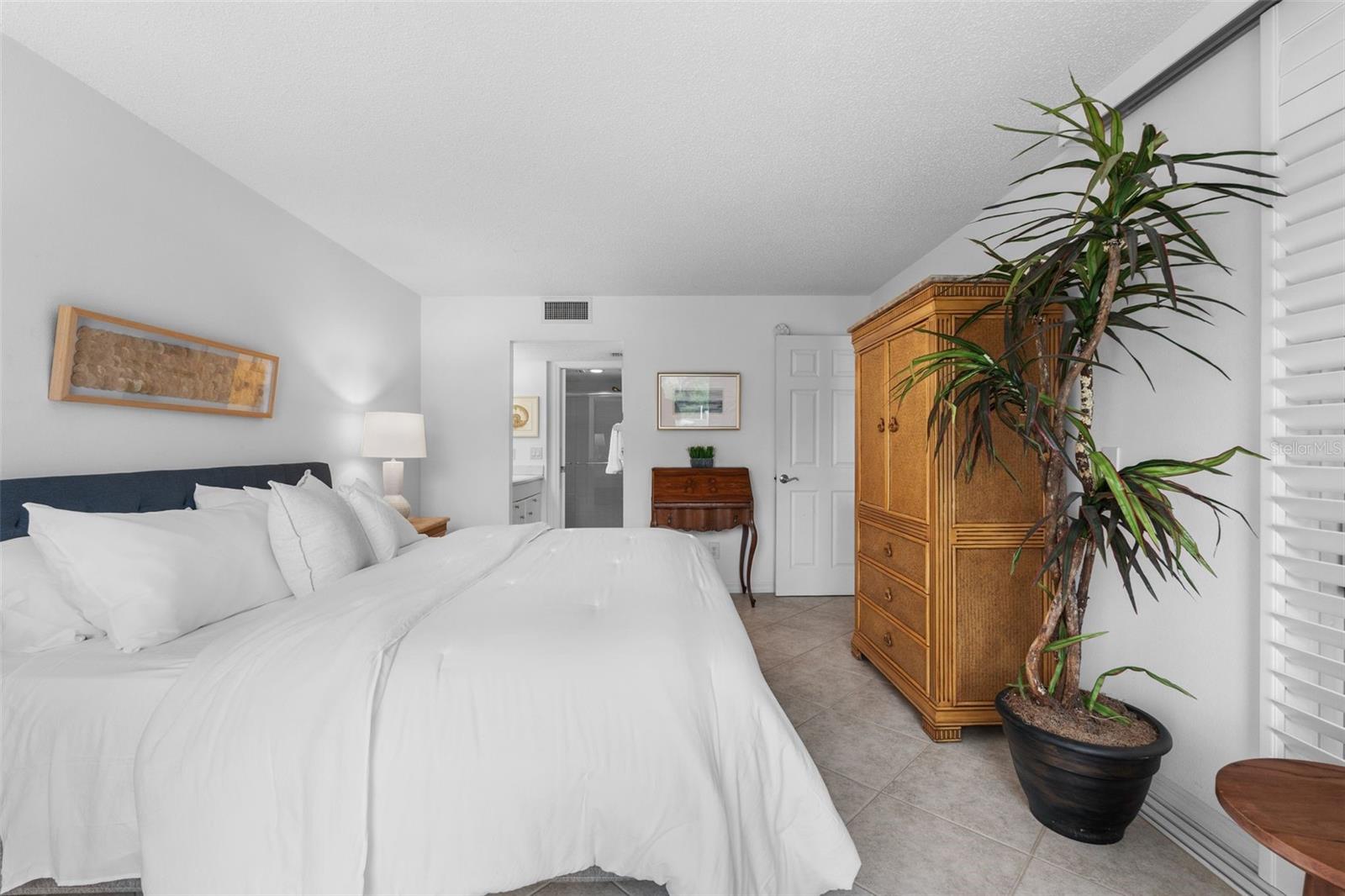 HARBOUR TOWNE - Residential