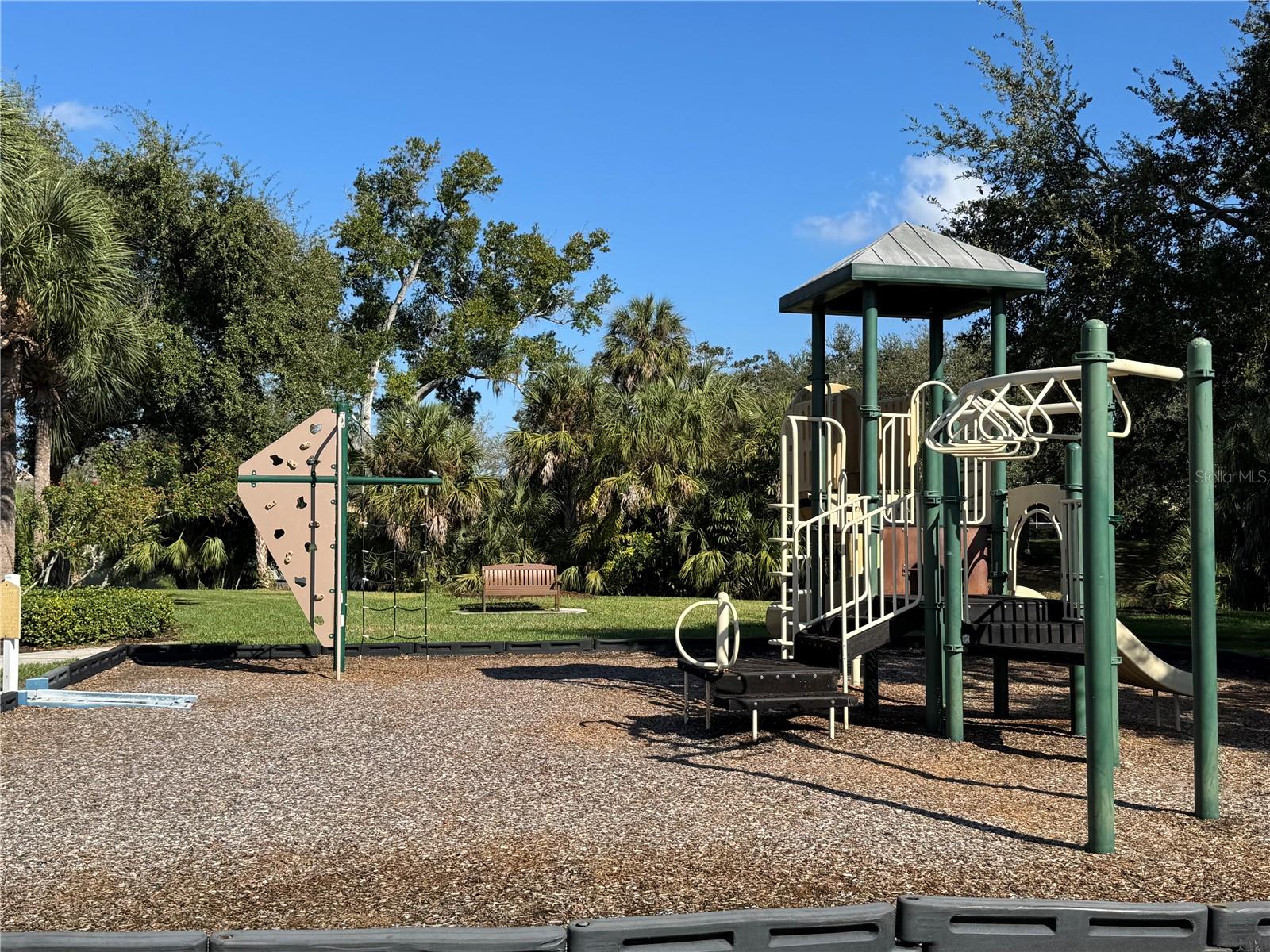 PALMA SOLA TRACE - Residential Lease