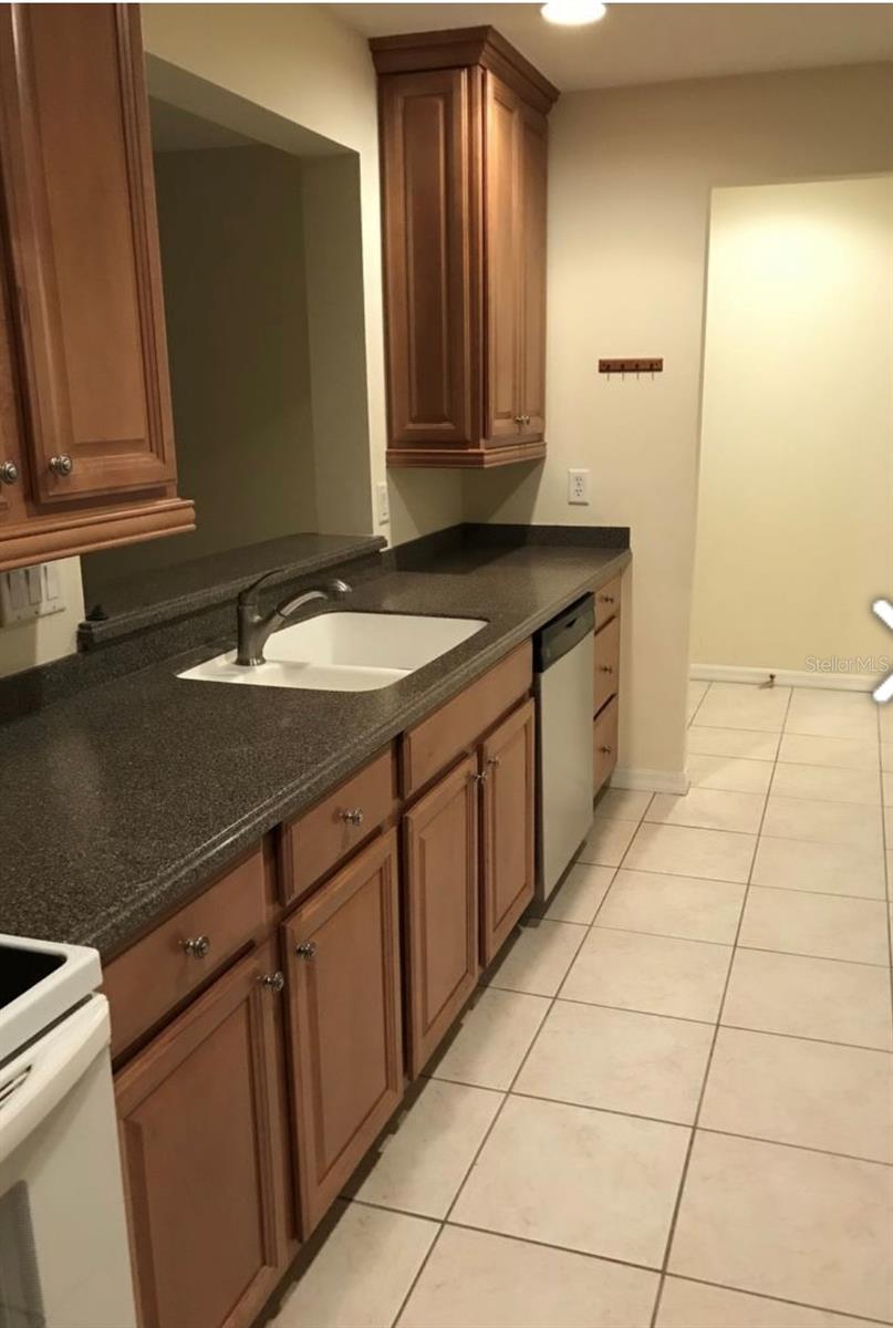 PALMA SOLA TRACE - Residential Lease